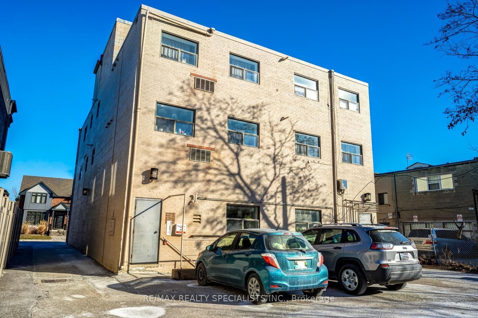 6 Brant Avenue thumbnail 34