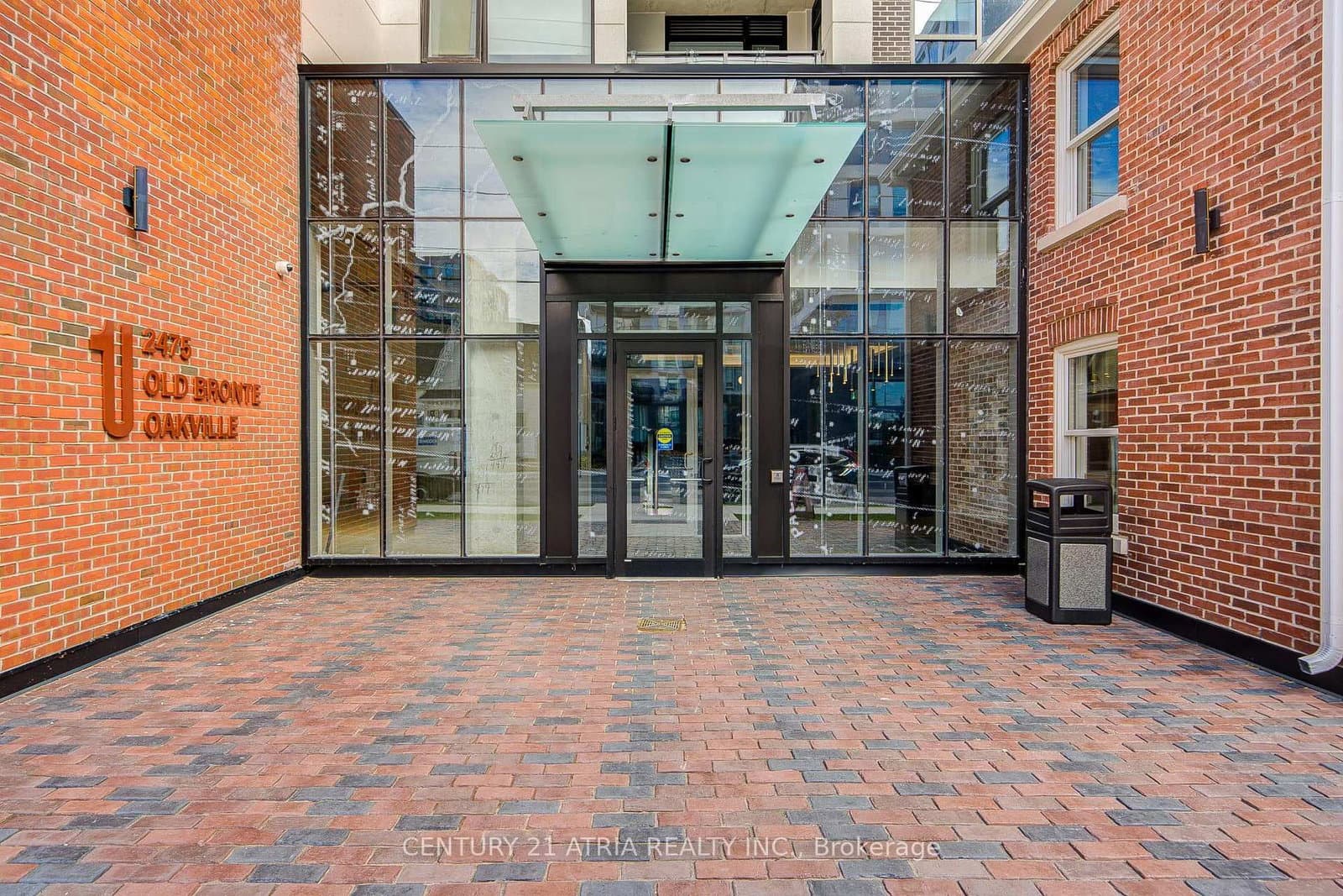 2475 Old Bronte Road, Unit 704 thumbnail 4