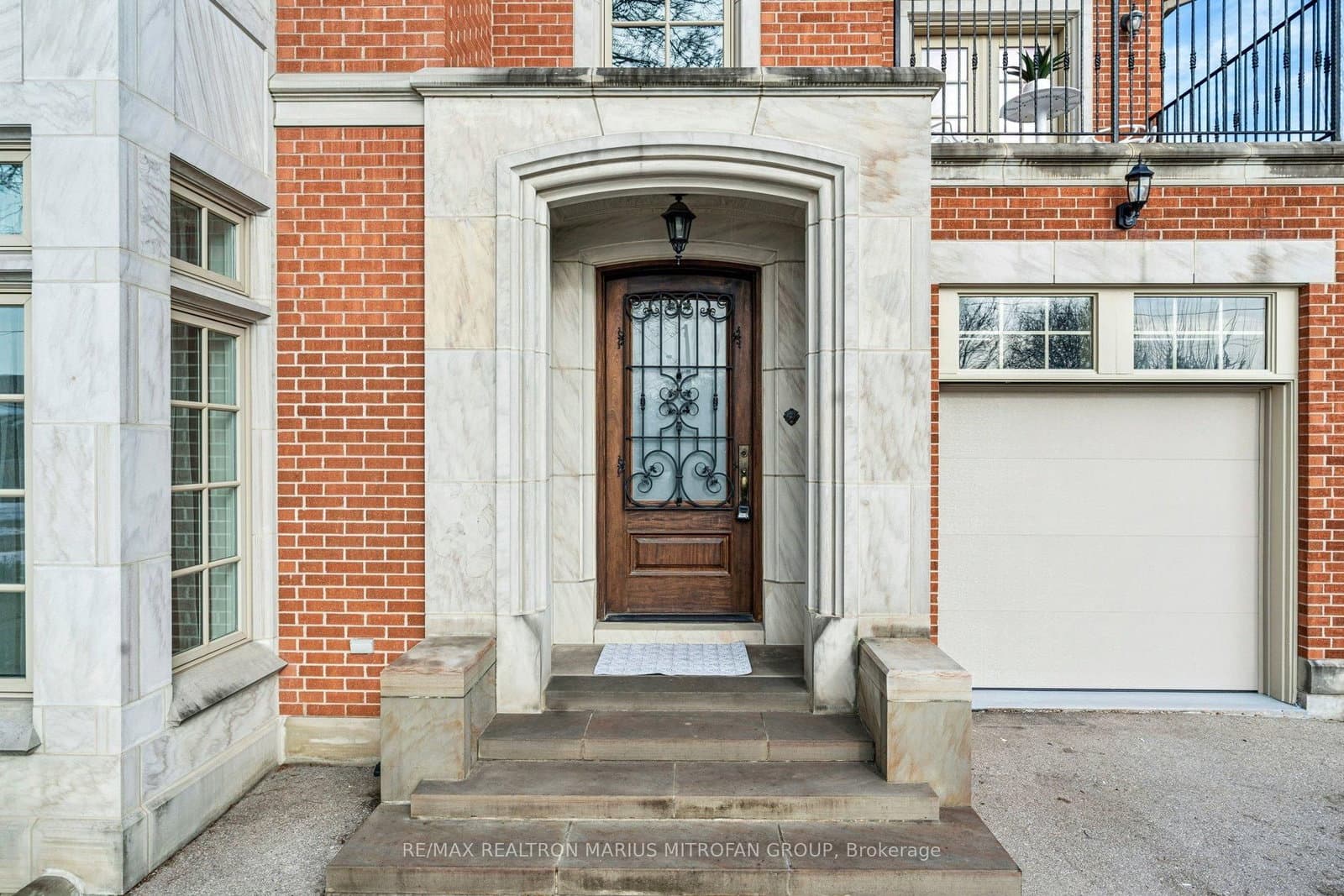 7 Rollins Place thumbnail 2