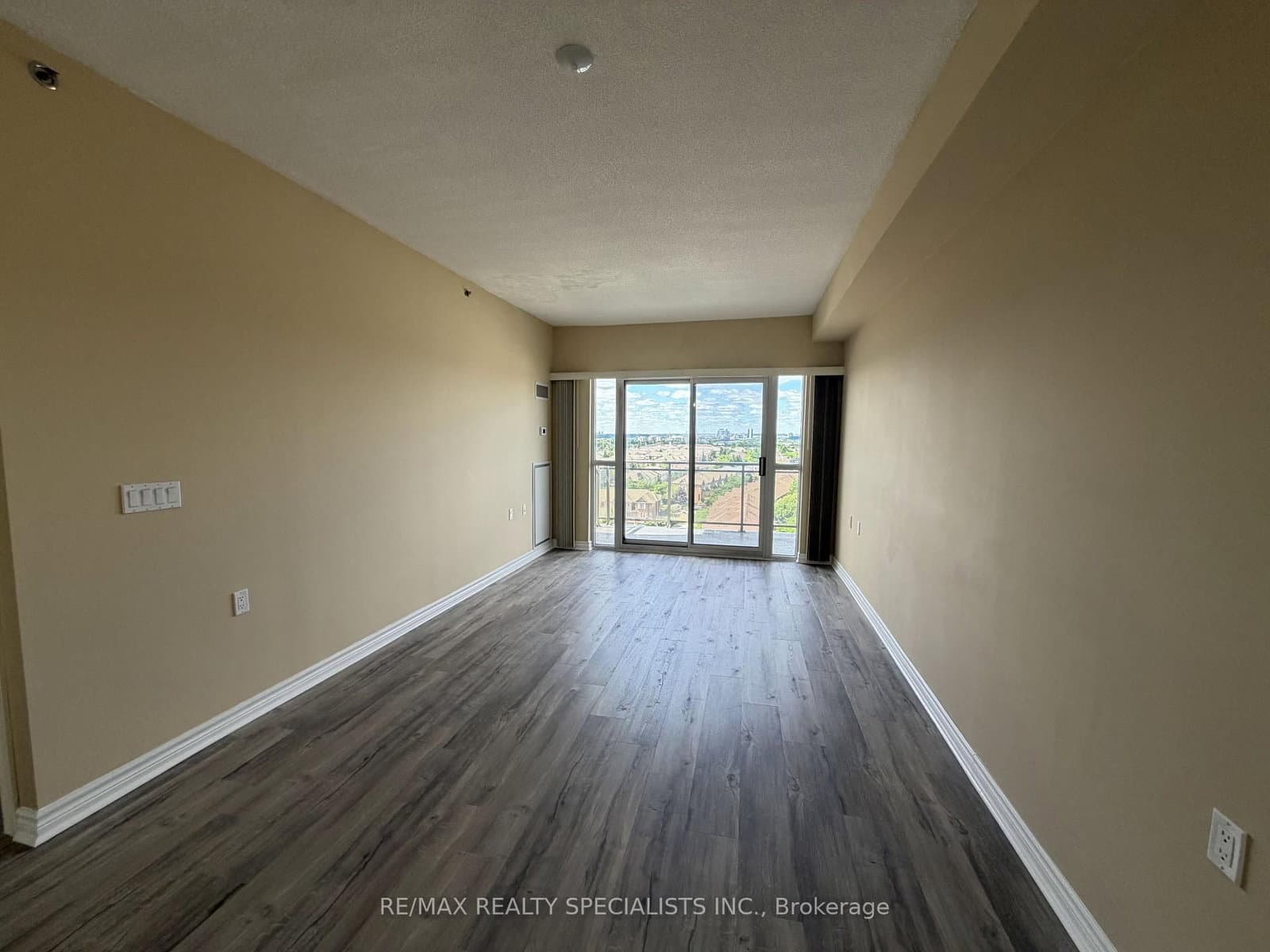 810 Scollard Court, Unit 1007 thumbnail 14
