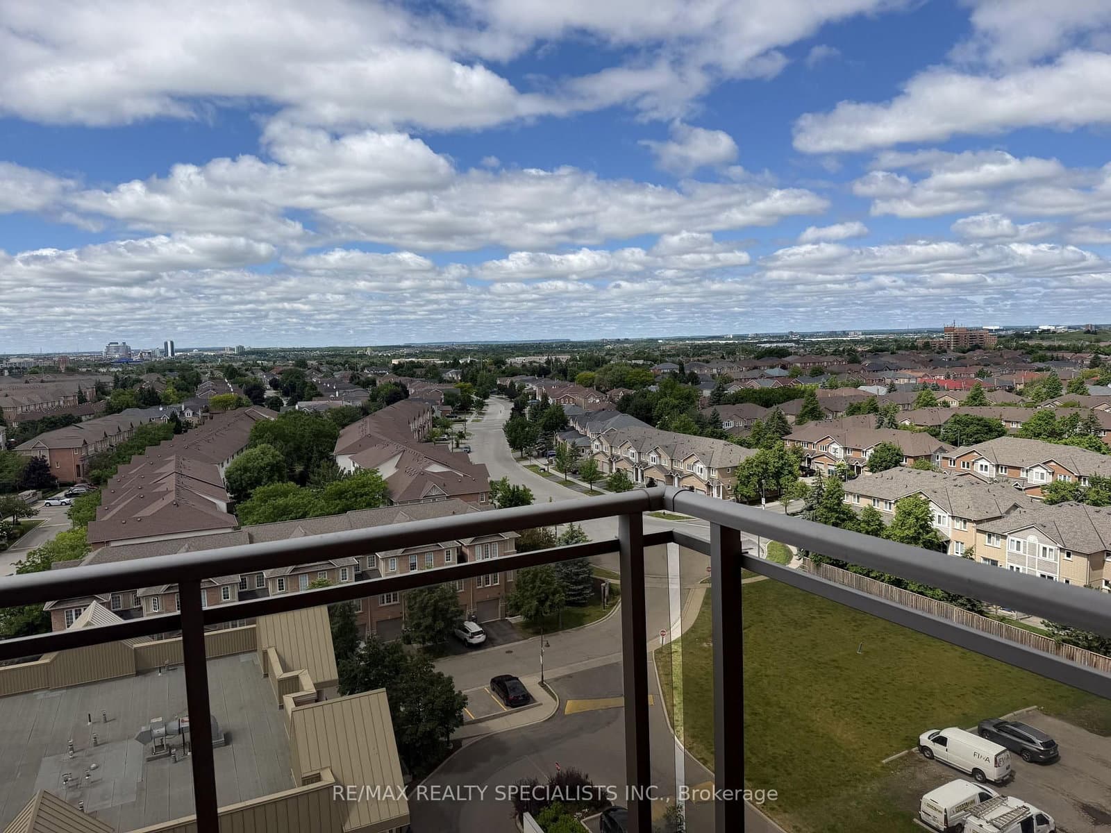 810 Scollard Court, Unit 1007 thumbnail 25
