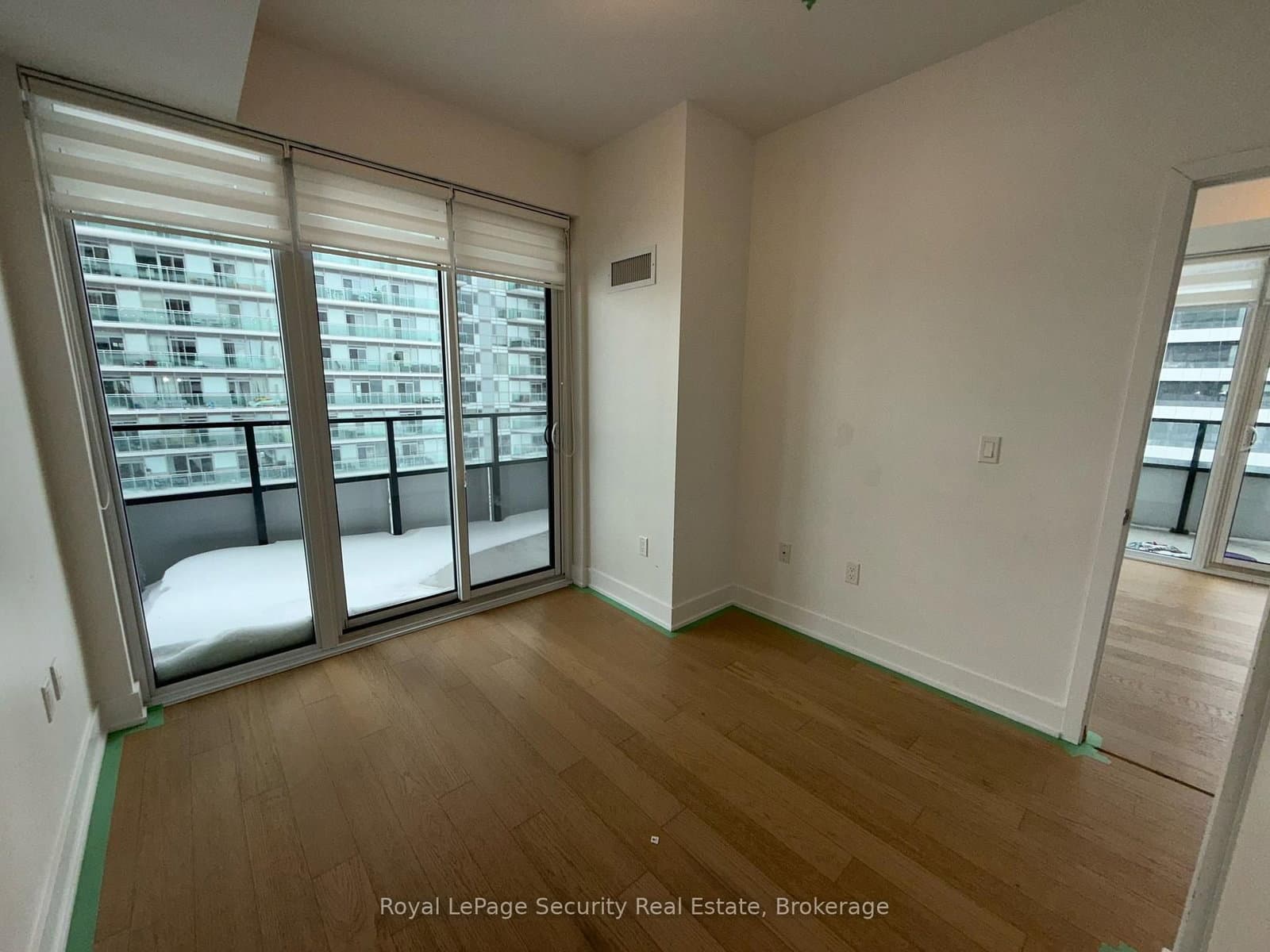 30 Shore Breeze Drive, Unit 1916 thumbnail 11