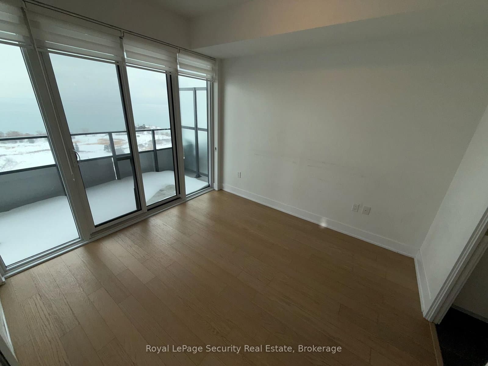 30 Shore Breeze Drive, Unit 1916 thumbnail 12