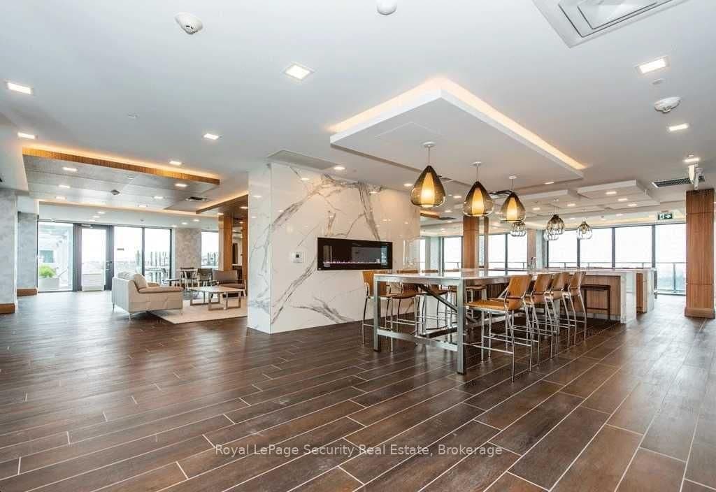 30 Shore Breeze Drive, Unit 1916 thumbnail 18
