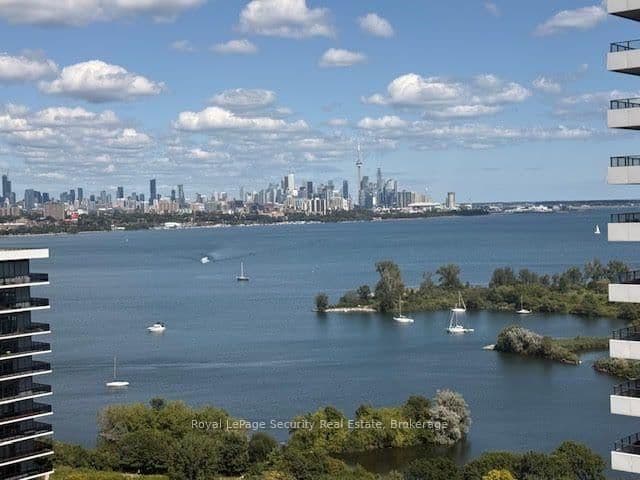 30 Shore Breeze Drive, Unit 1916 thumbnail 2