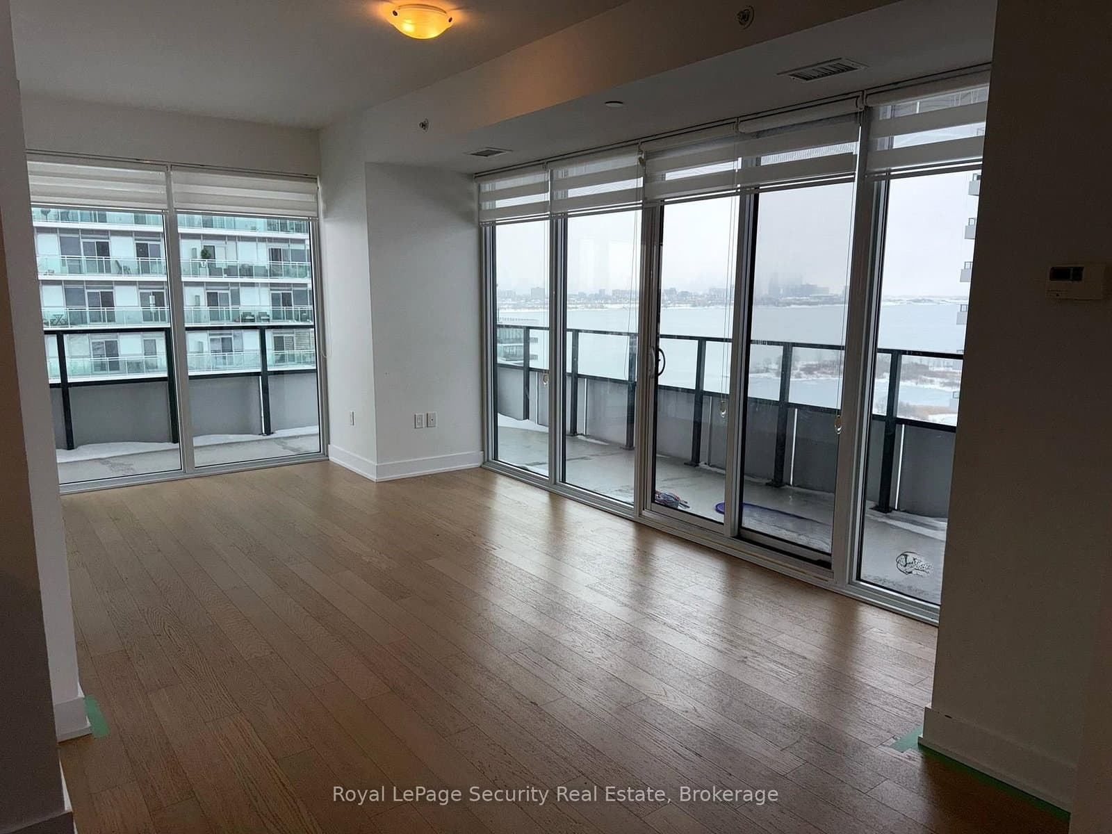 30 Shore Breeze Drive, Unit 1916 thumbnail 5