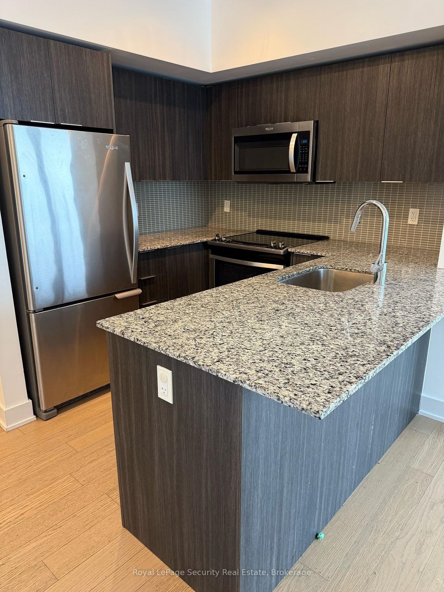 30 Shore Breeze Drive, Unit 1916 thumbnail 7