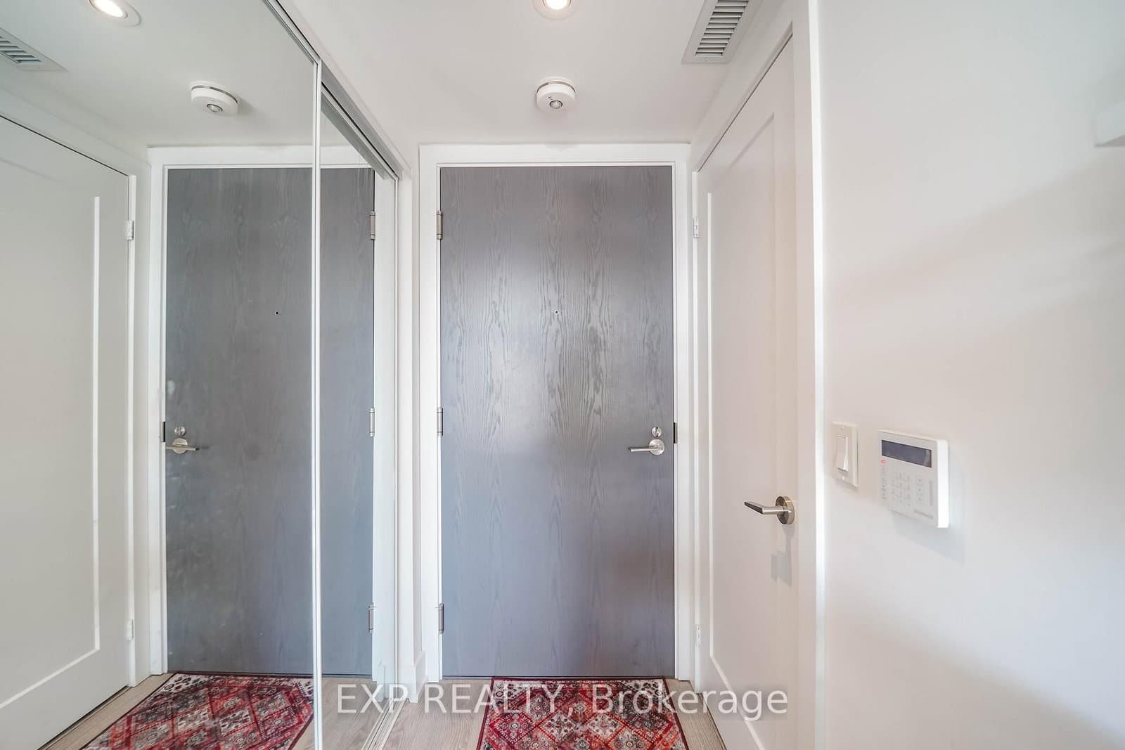 7 Mabelle Avenue, Unit 308A thumbnail 3