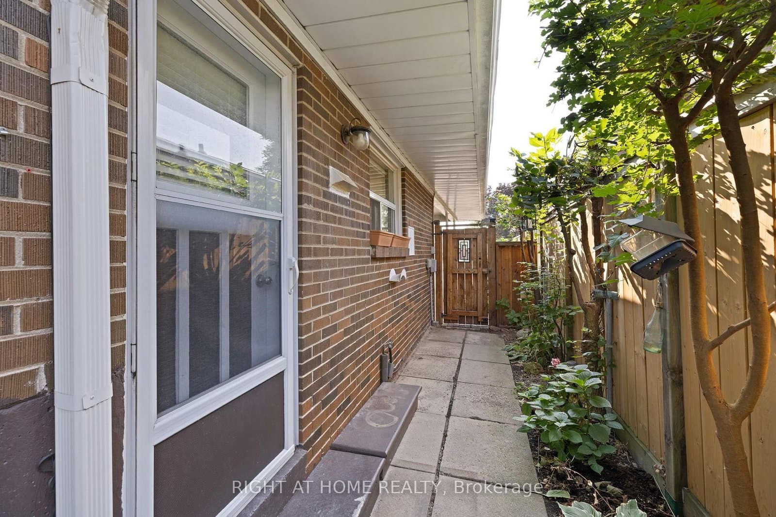 1147 Saturnia Crescent thumbnail 20
