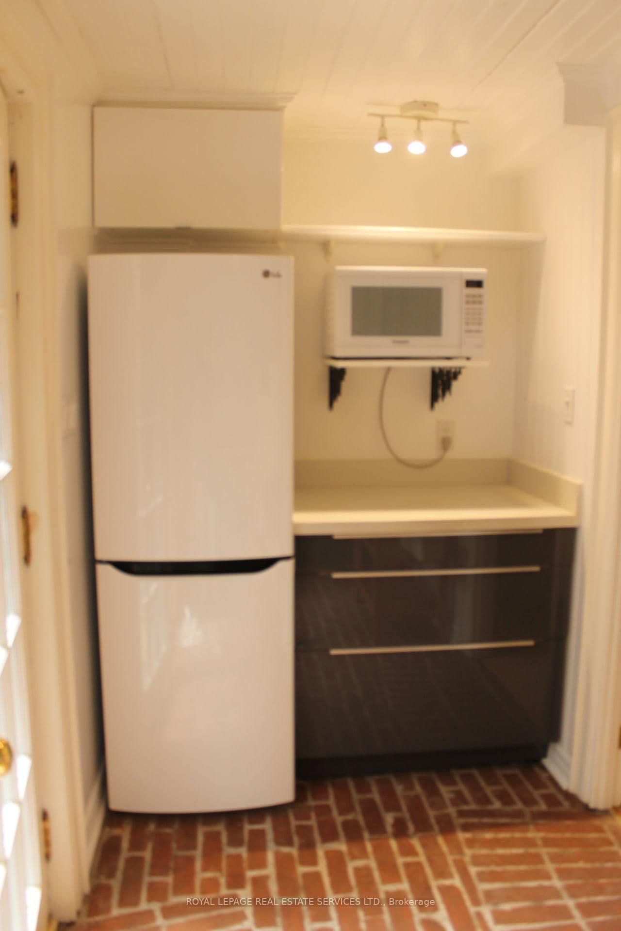 82 Galley Avenue, Unit Lower L thumbnail 6