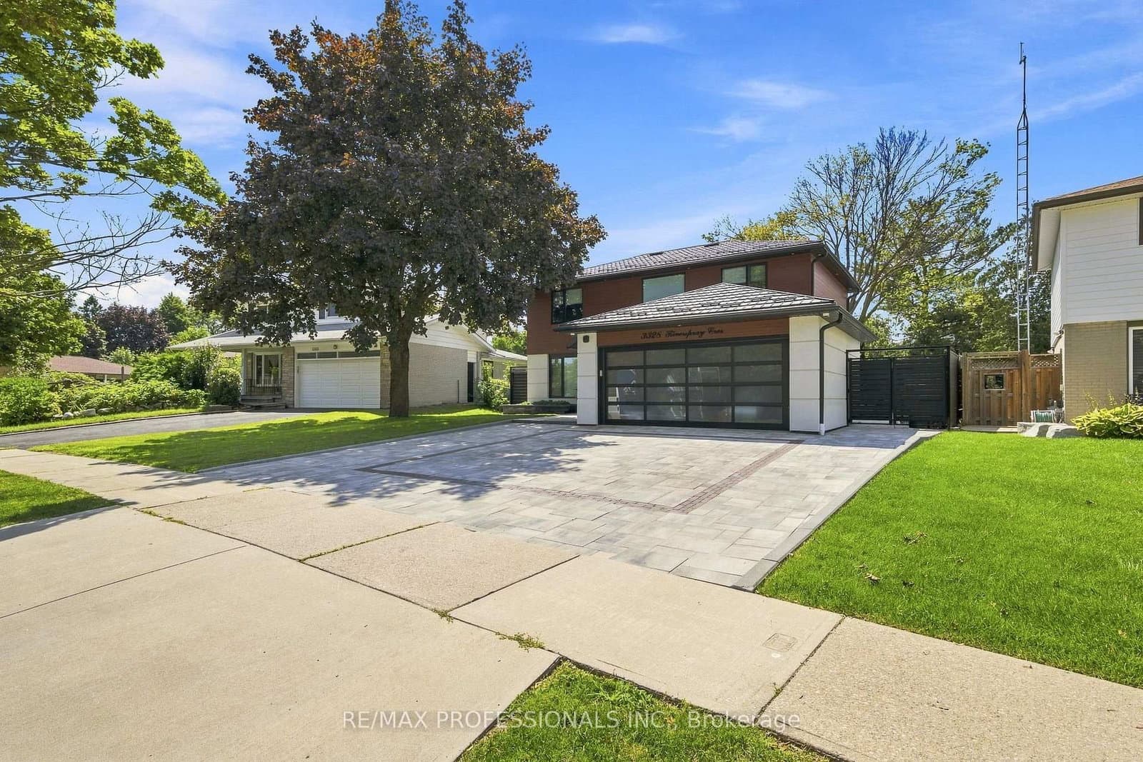 3328 Riverspray Crescent thumbnail 2