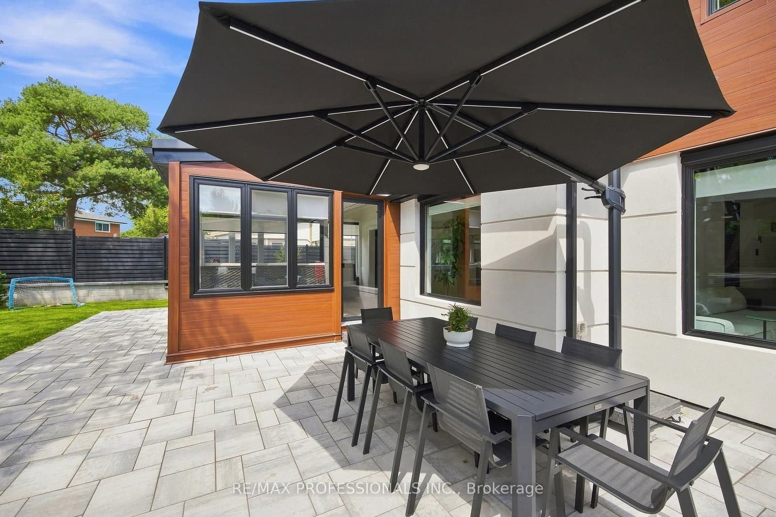 3328 Riverspray Crescent thumbnail 43