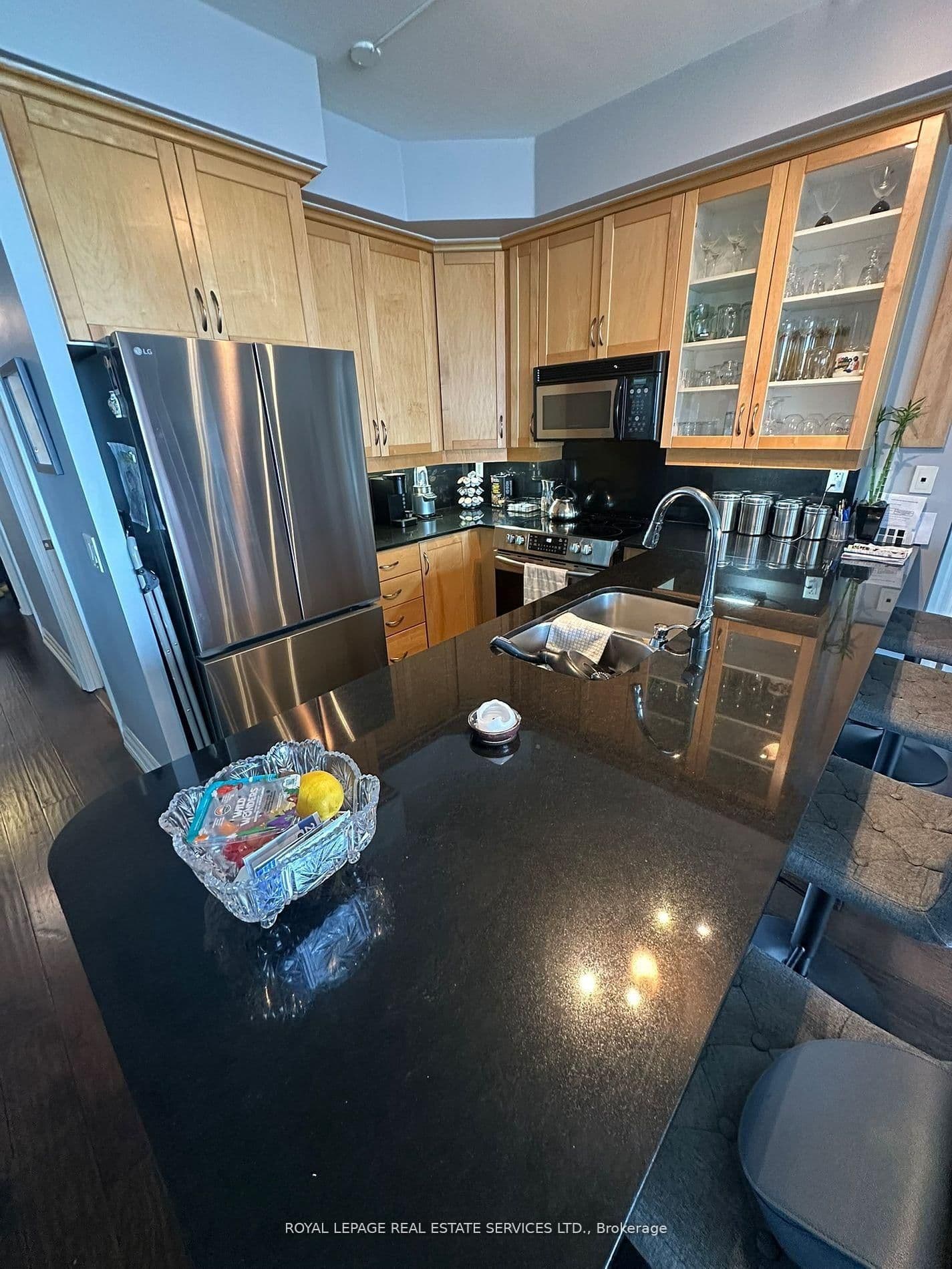 2083 W Lake Shore Boulevard, Unit 511 thumbnail 5