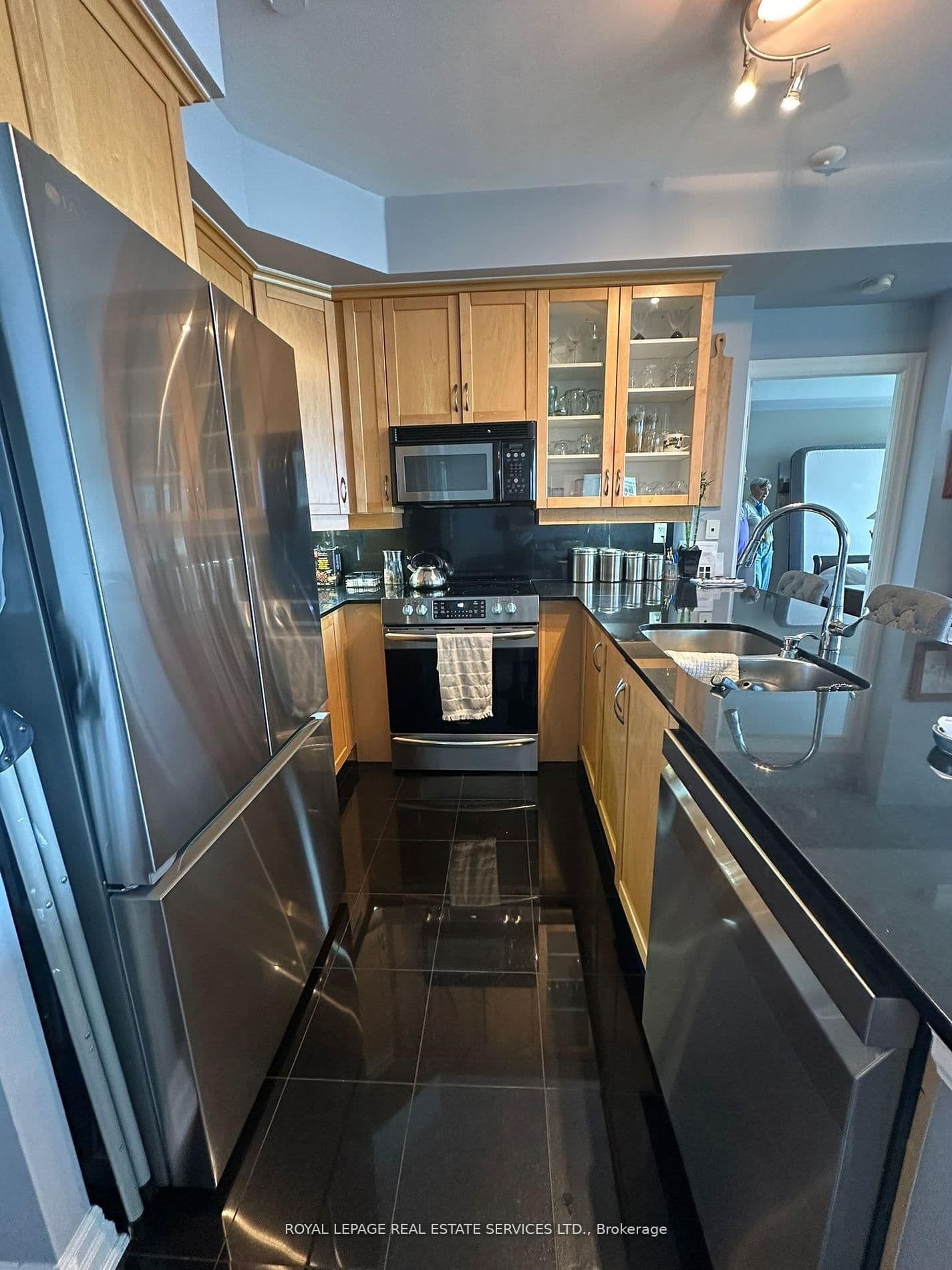 2083 W Lake Shore Boulevard, Unit 511 thumbnail 6