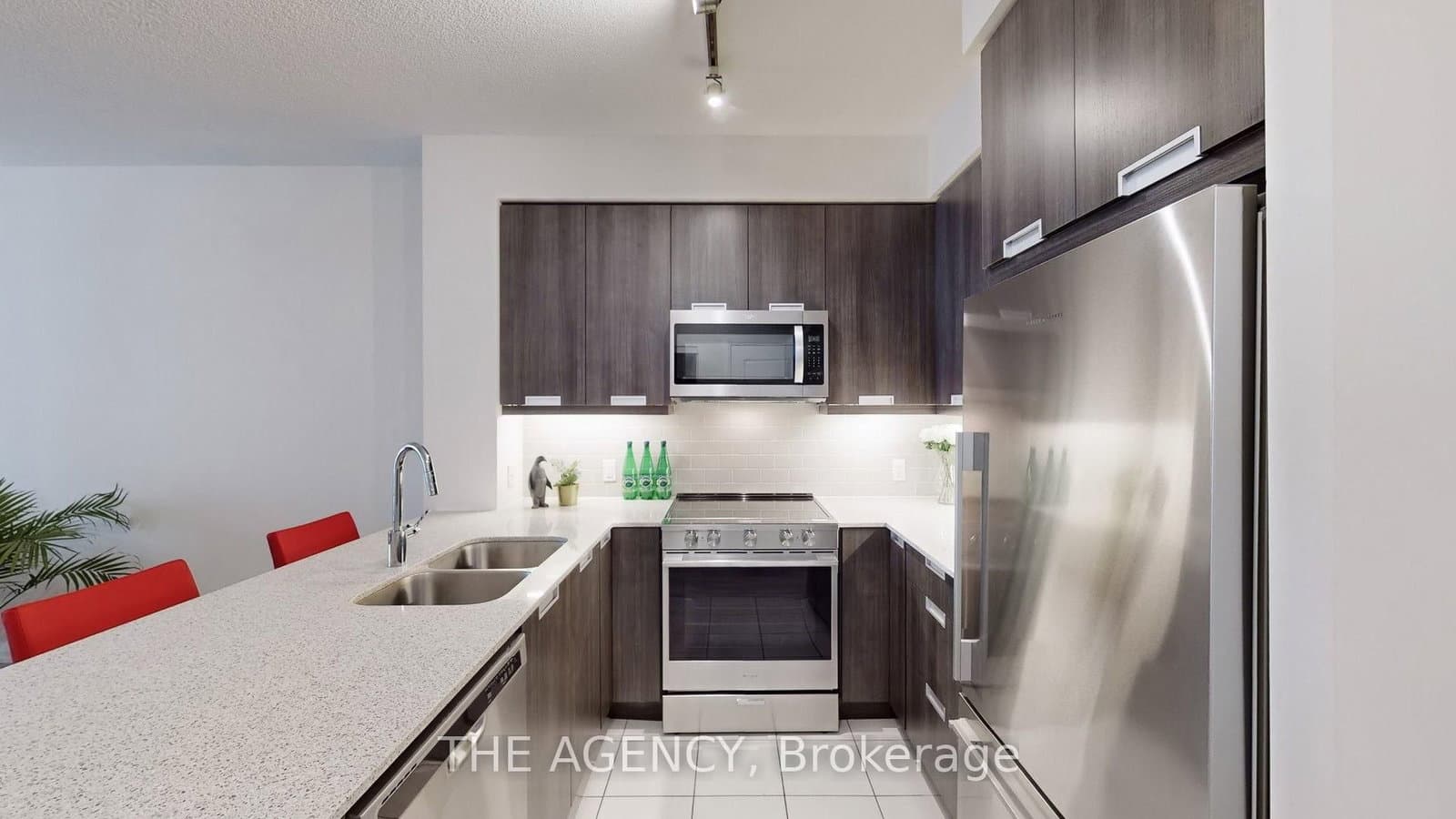 35 Watergarden Drive, Unit 820 thumbnail 18