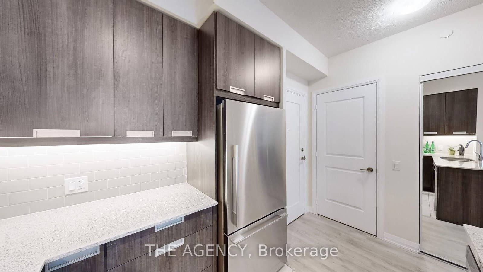35 Watergarden Drive, Unit 820 thumbnail 19