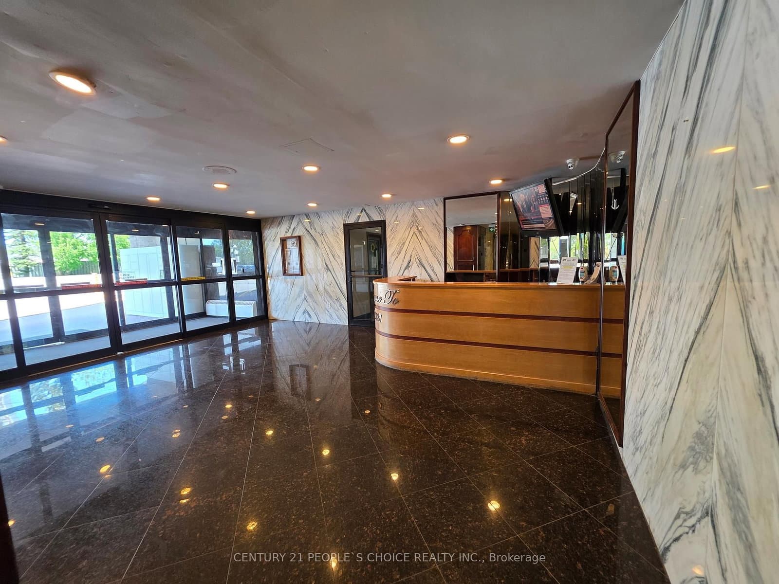 3390 Weston Road, Unit 301 thumbnail 4
