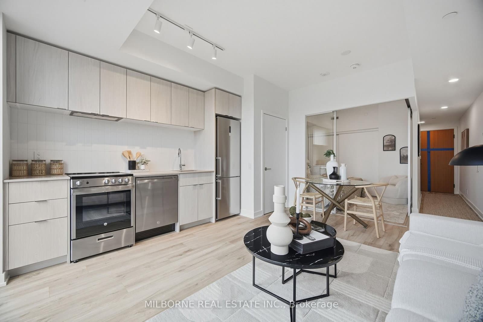 1660 Bloor Street W, Unit 708 thumbnail 2