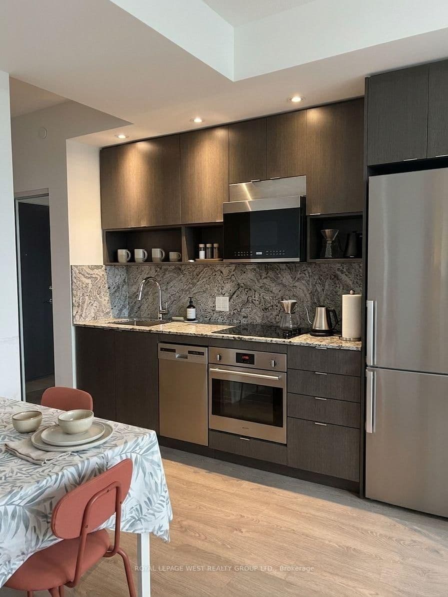 9 Mabelle Avenue, Unit 3015 thumbnail 3