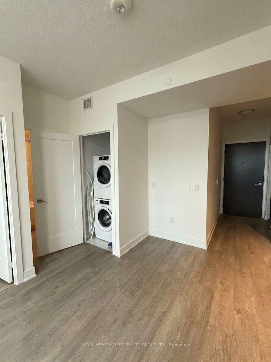 9 Mabelle Avenue, Unit 3015 thumbnail 4