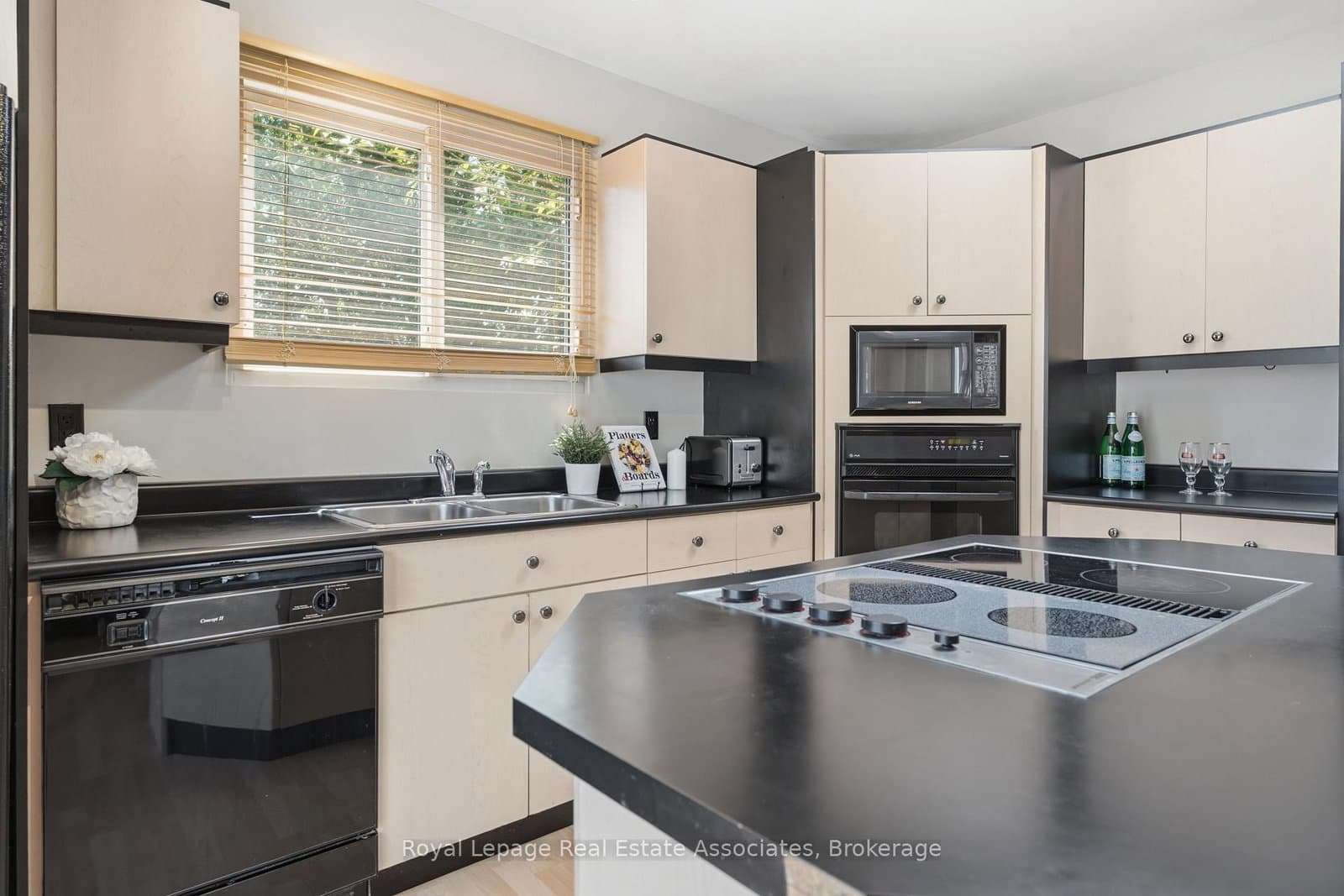 64 Eaglewood Boulevard thumbnail 14