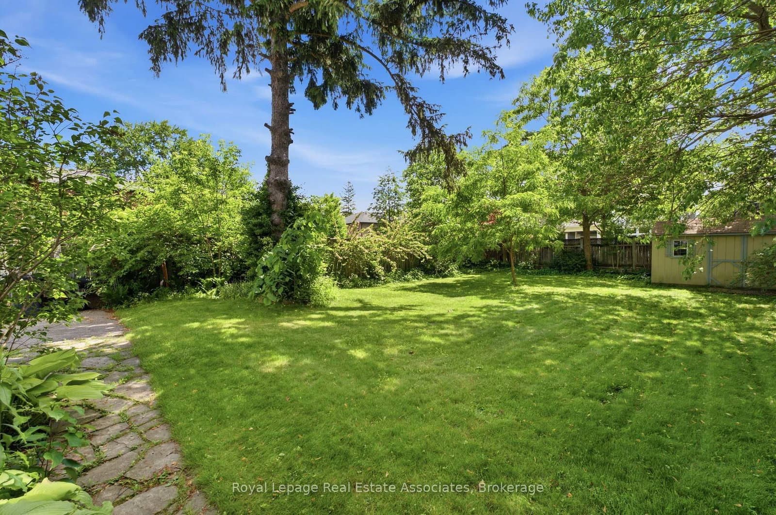 64 Eaglewood Boulevard thumbnail 36