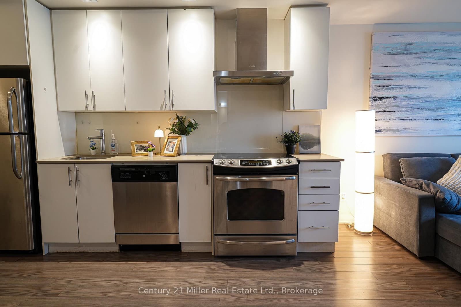 165 Legion Road N, Unit 1634 thumbnail 4