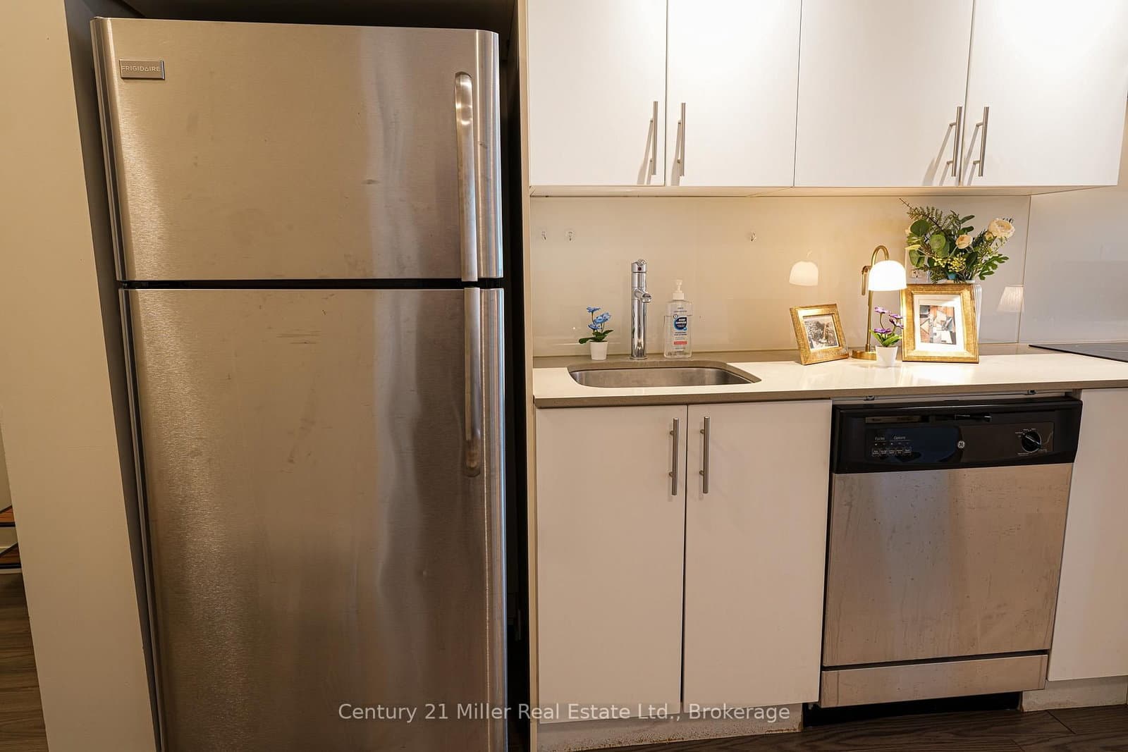 165 Legion Road N, Unit 1634 thumbnail 8