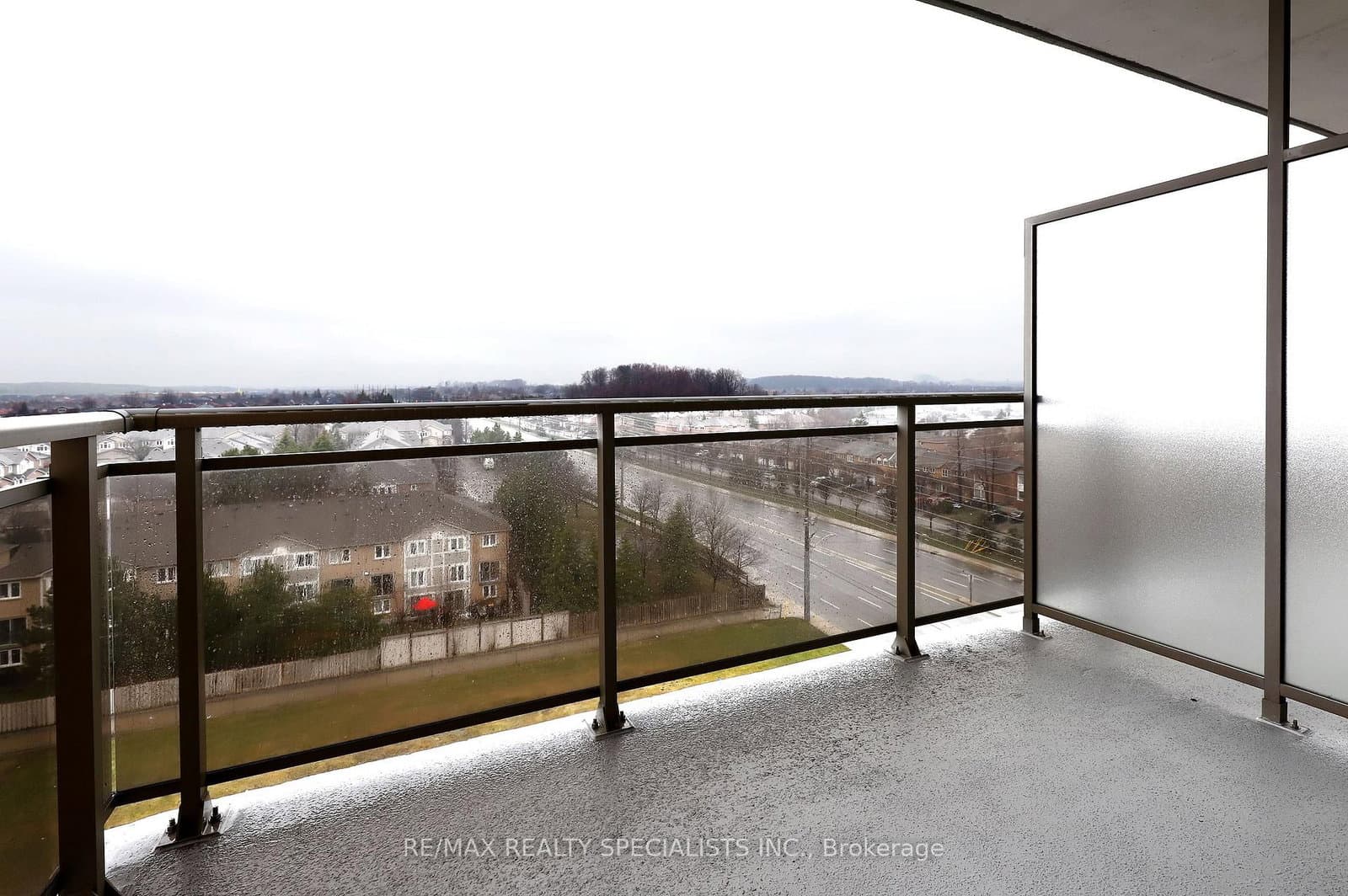 810 Scollard Court, Unit 809 thumbnail 25