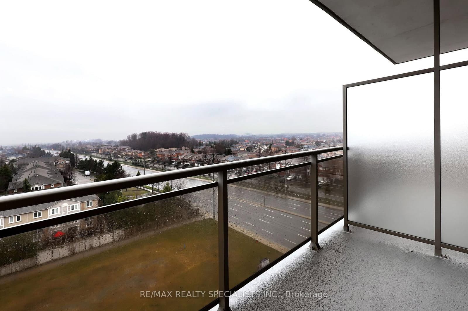 810 Scollard Court, Unit 809 thumbnail 27