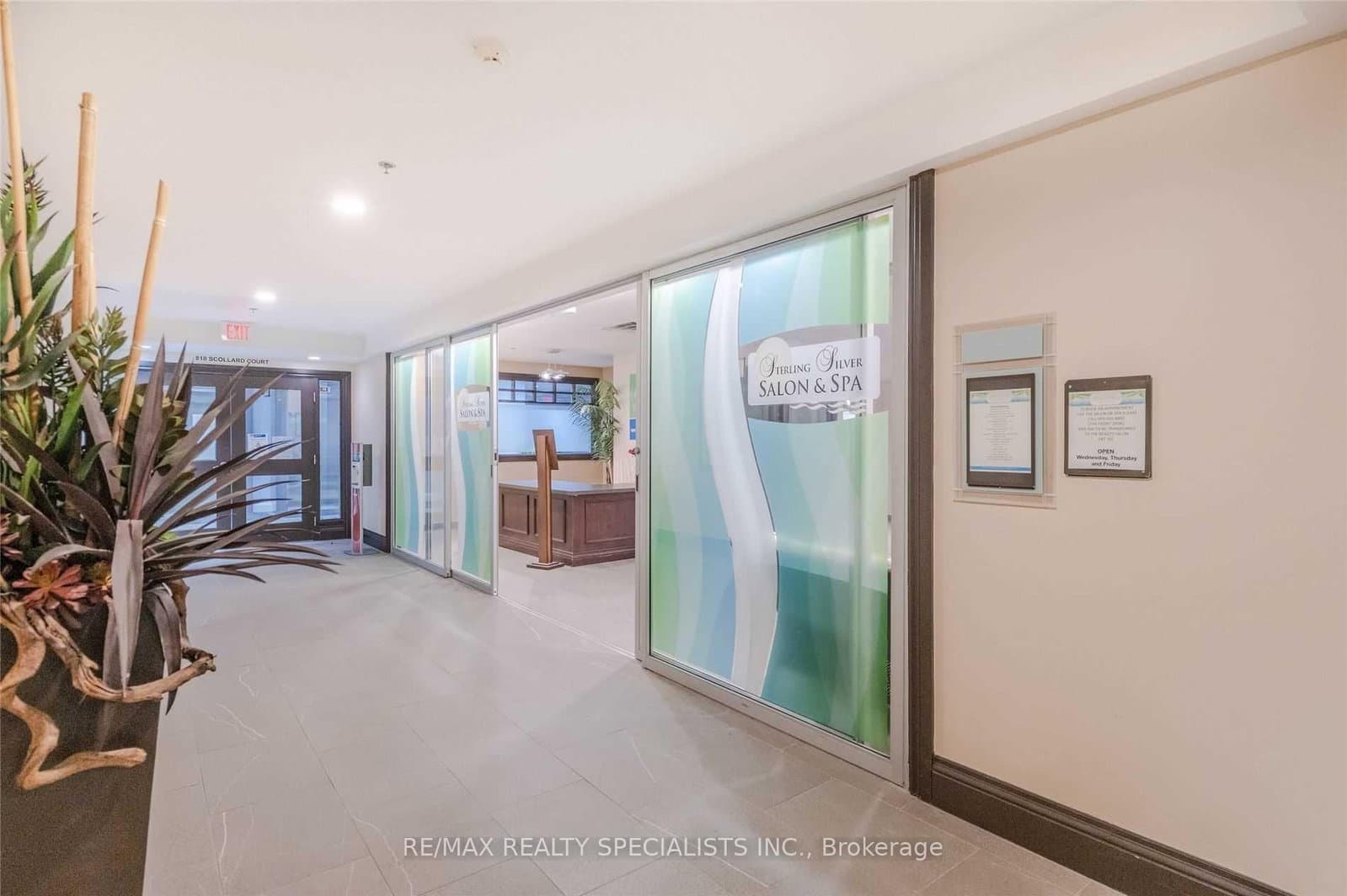 810 Scollard Court, Unit 809 thumbnail 30
