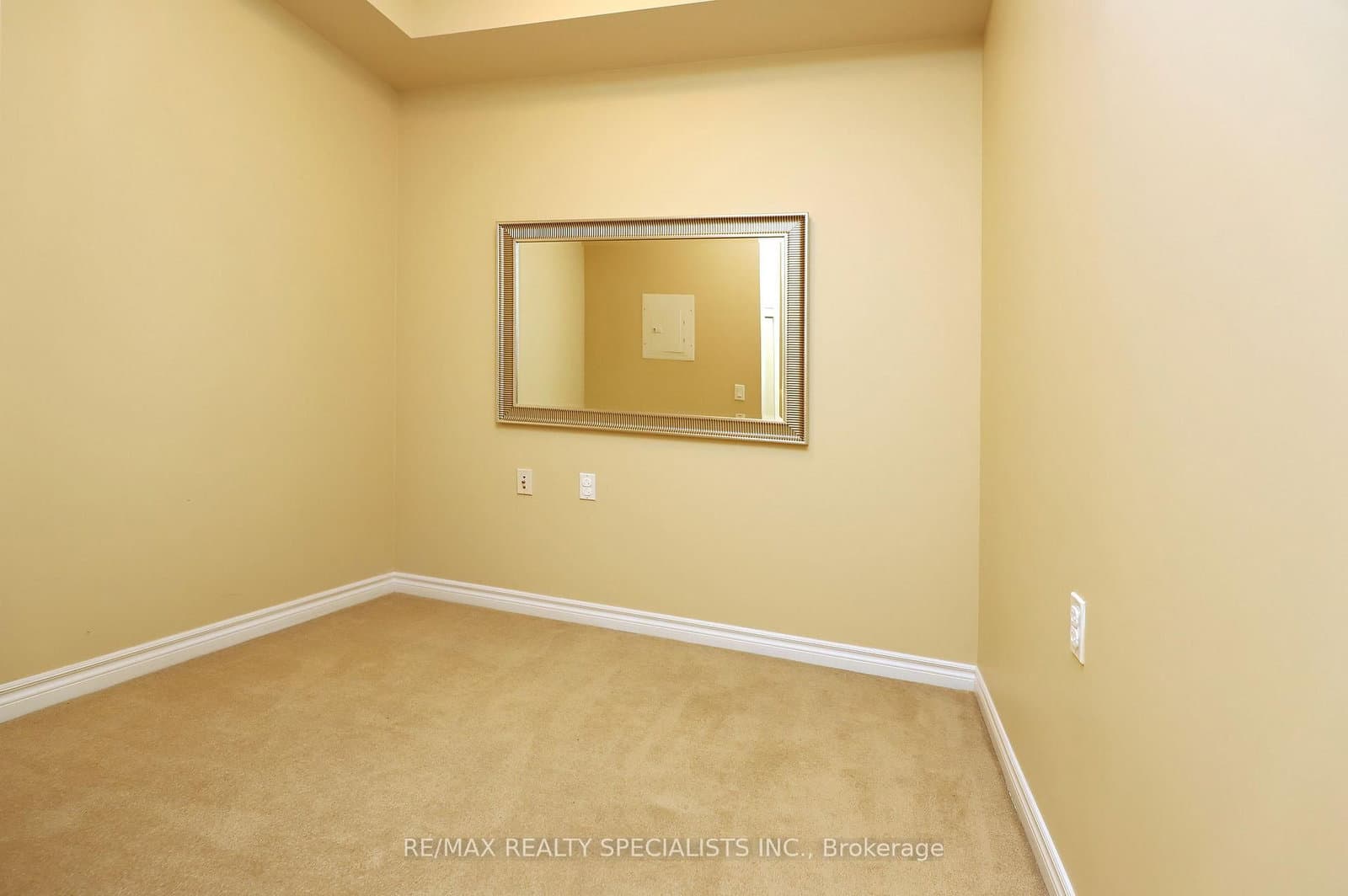 810 Scollard Court, Unit 809 thumbnail 5