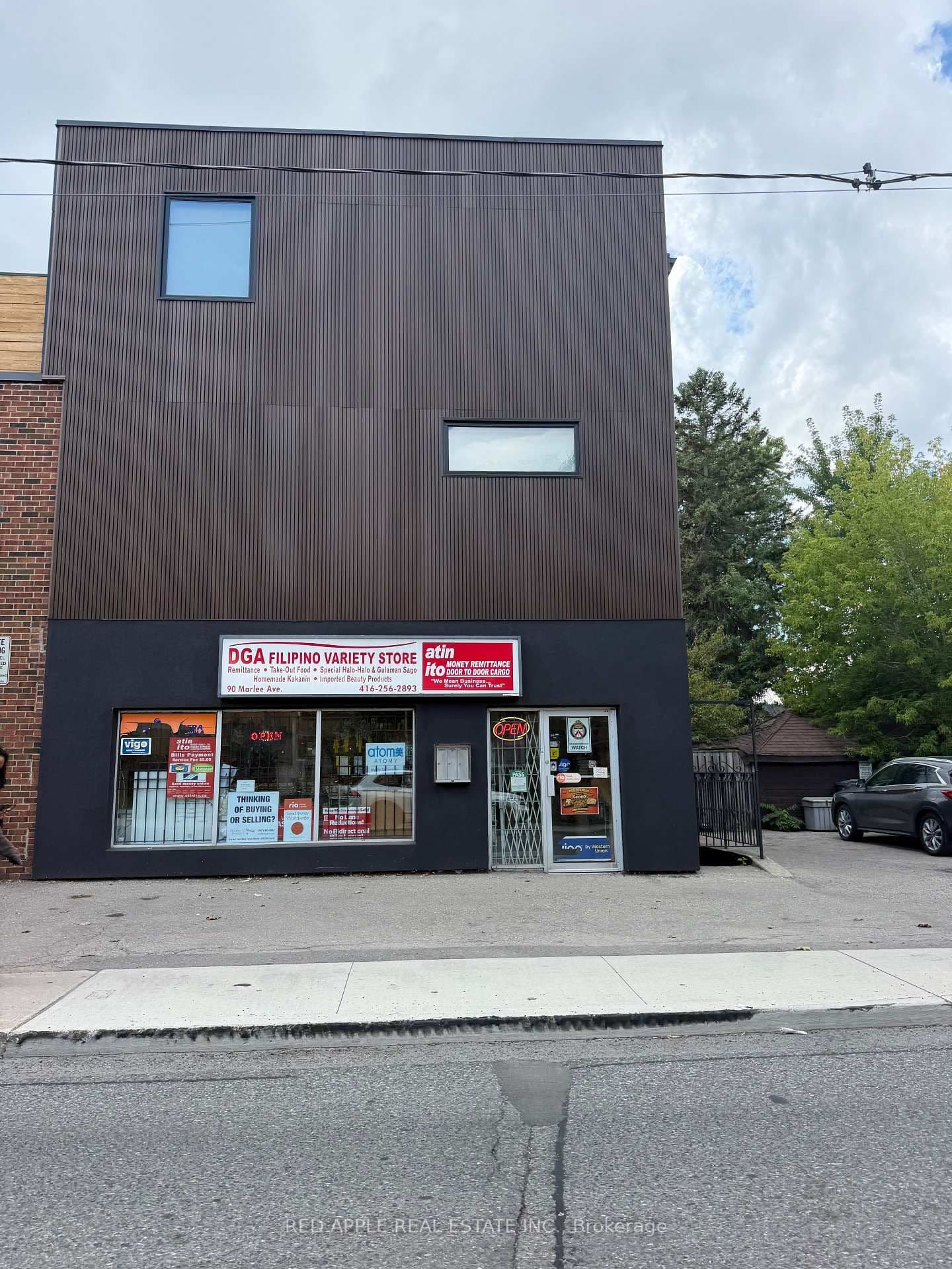 90 Marlee Avenue thumbnail 2