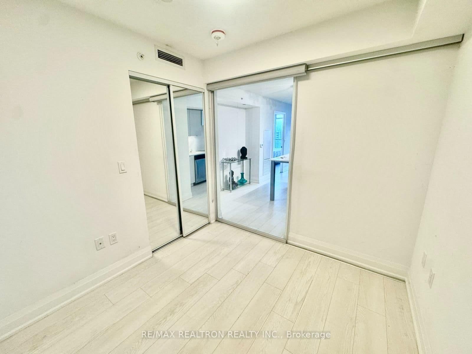 30 Gibbs Road, Unit 1310 thumbnail 15
