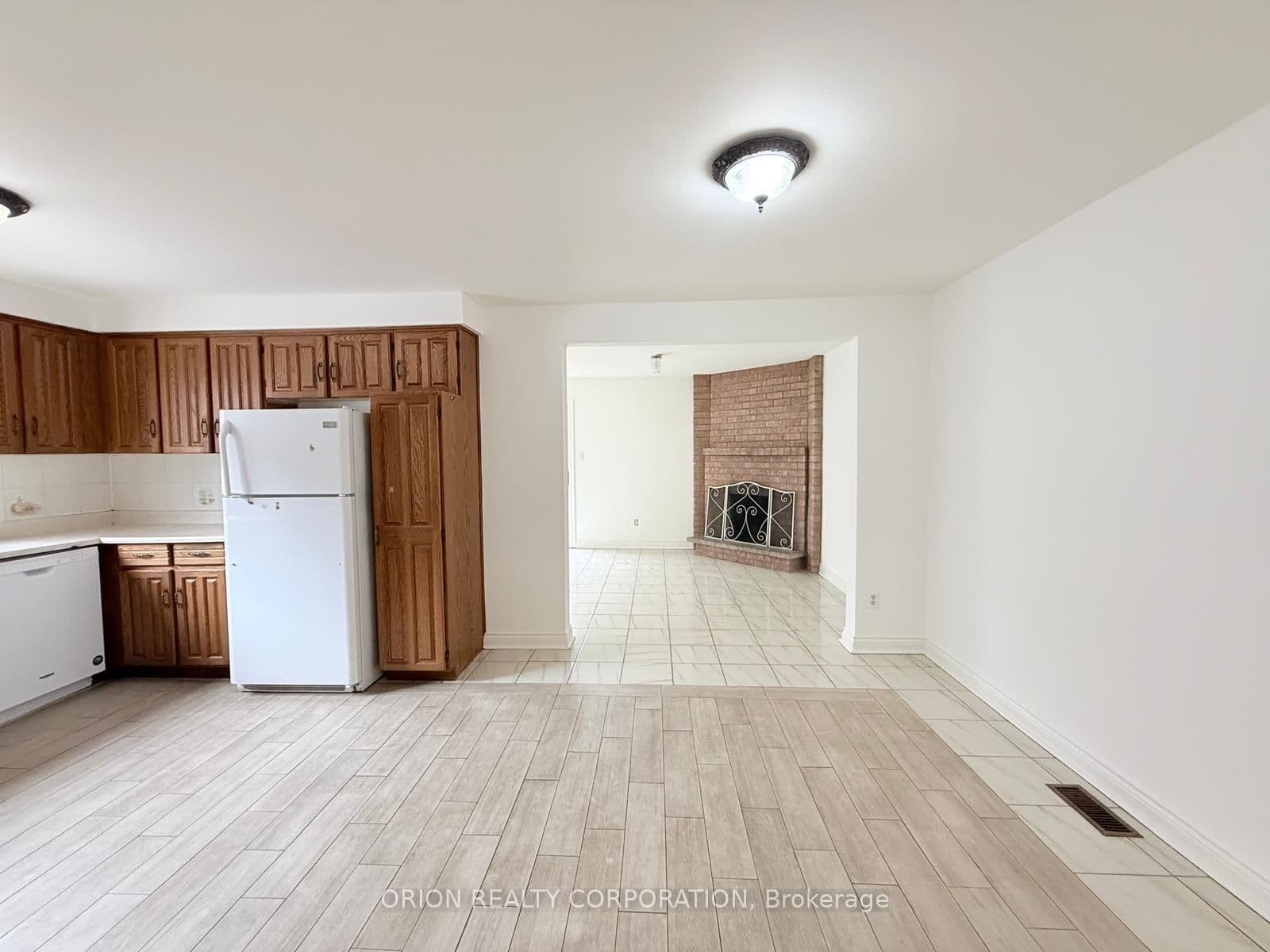 274 Viewmount Avenue, Unit Upper thumbnail 12
