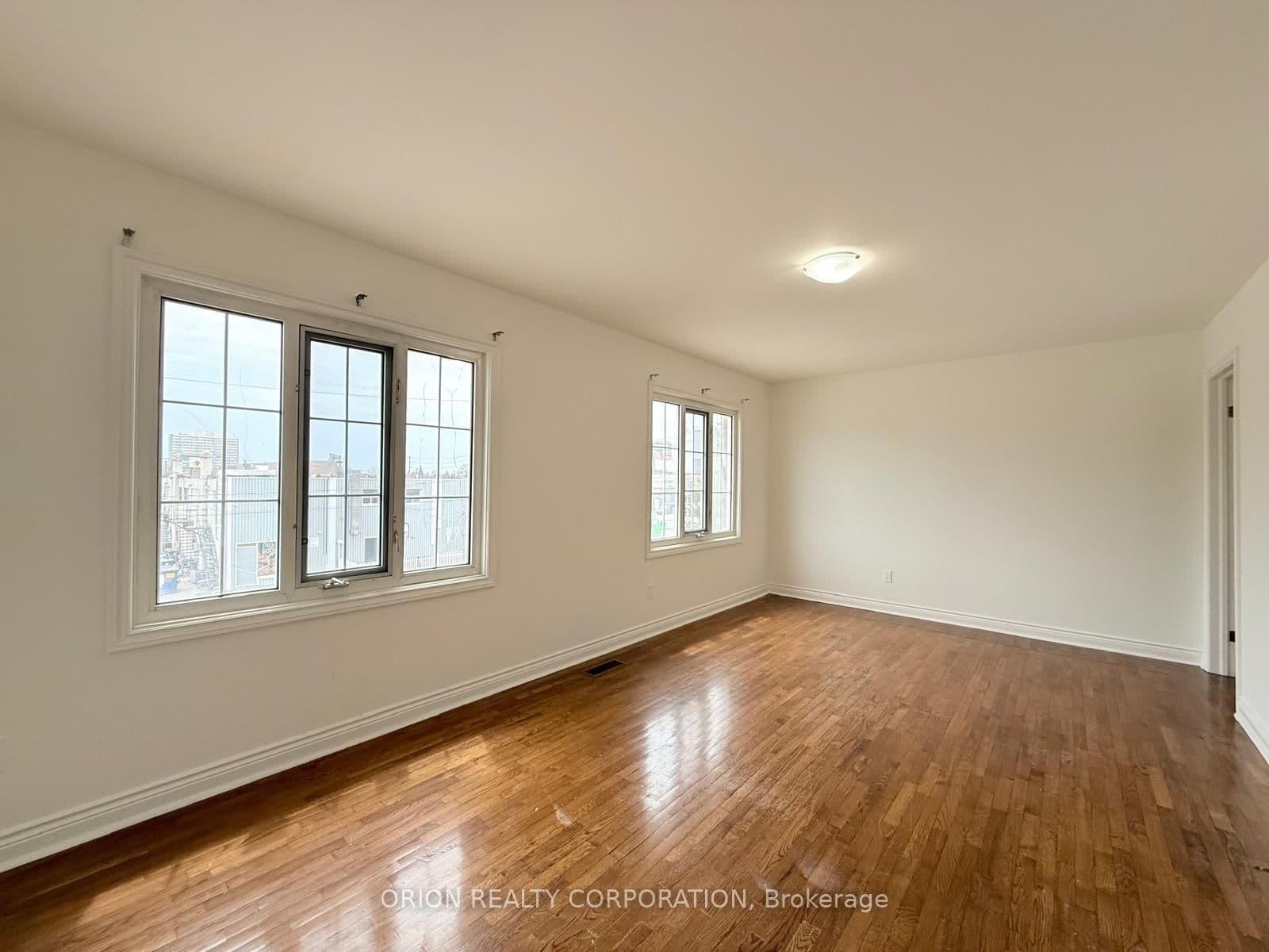 274 Viewmount Avenue, Unit Upper thumbnail 19