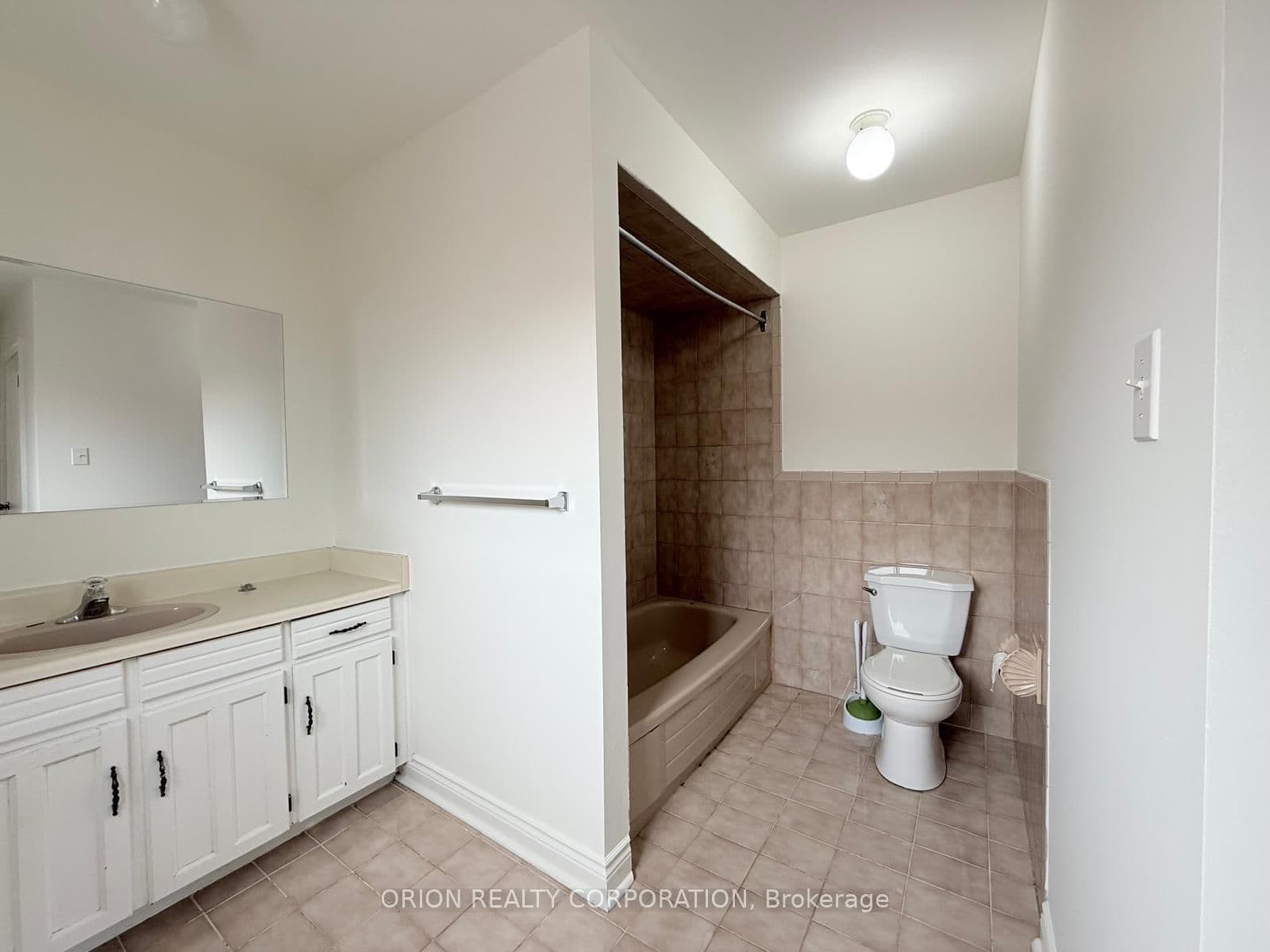 274 Viewmount Avenue, Unit Upper thumbnail 24