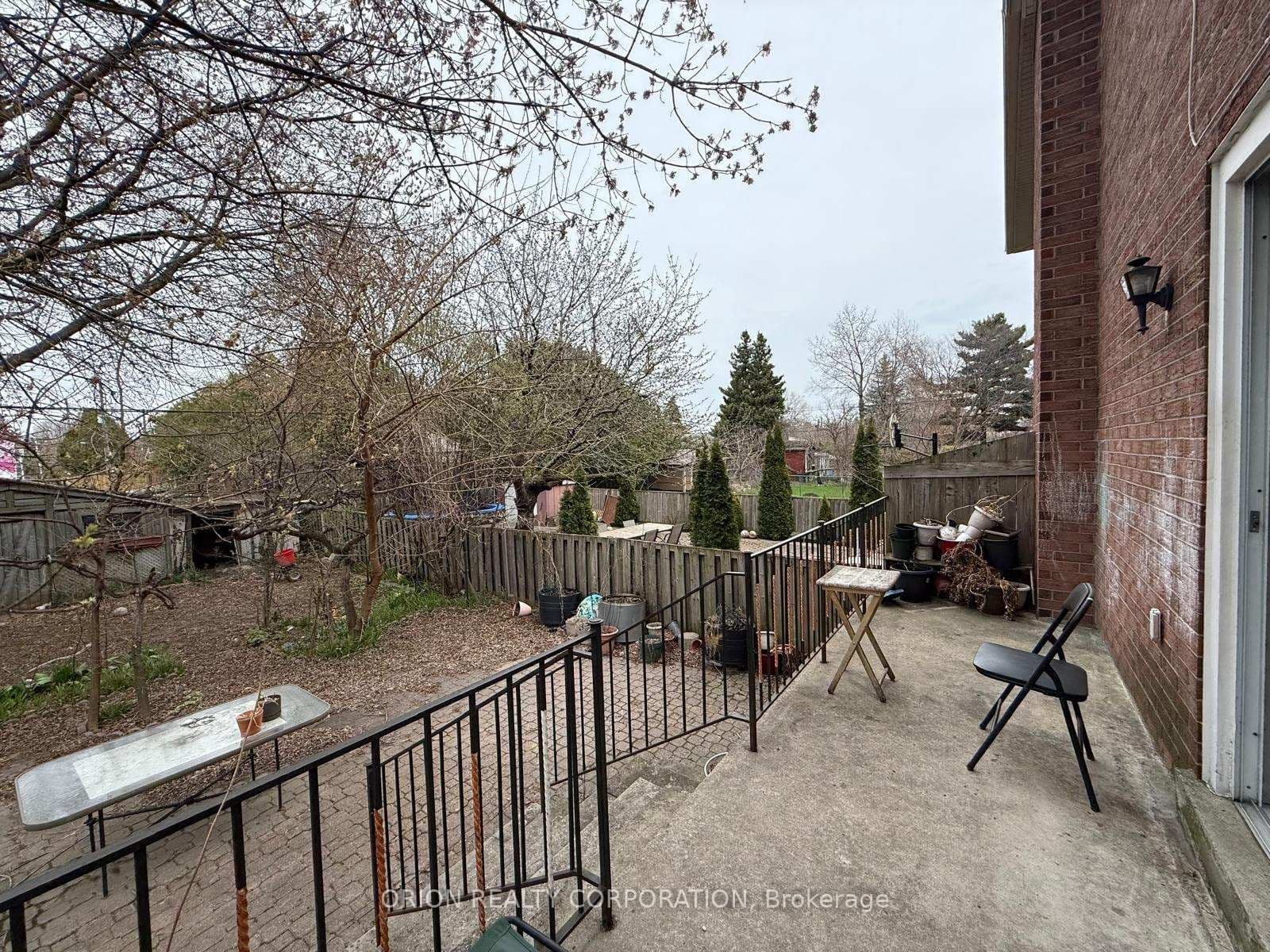 274 Viewmount Avenue, Unit Upper thumbnail 38