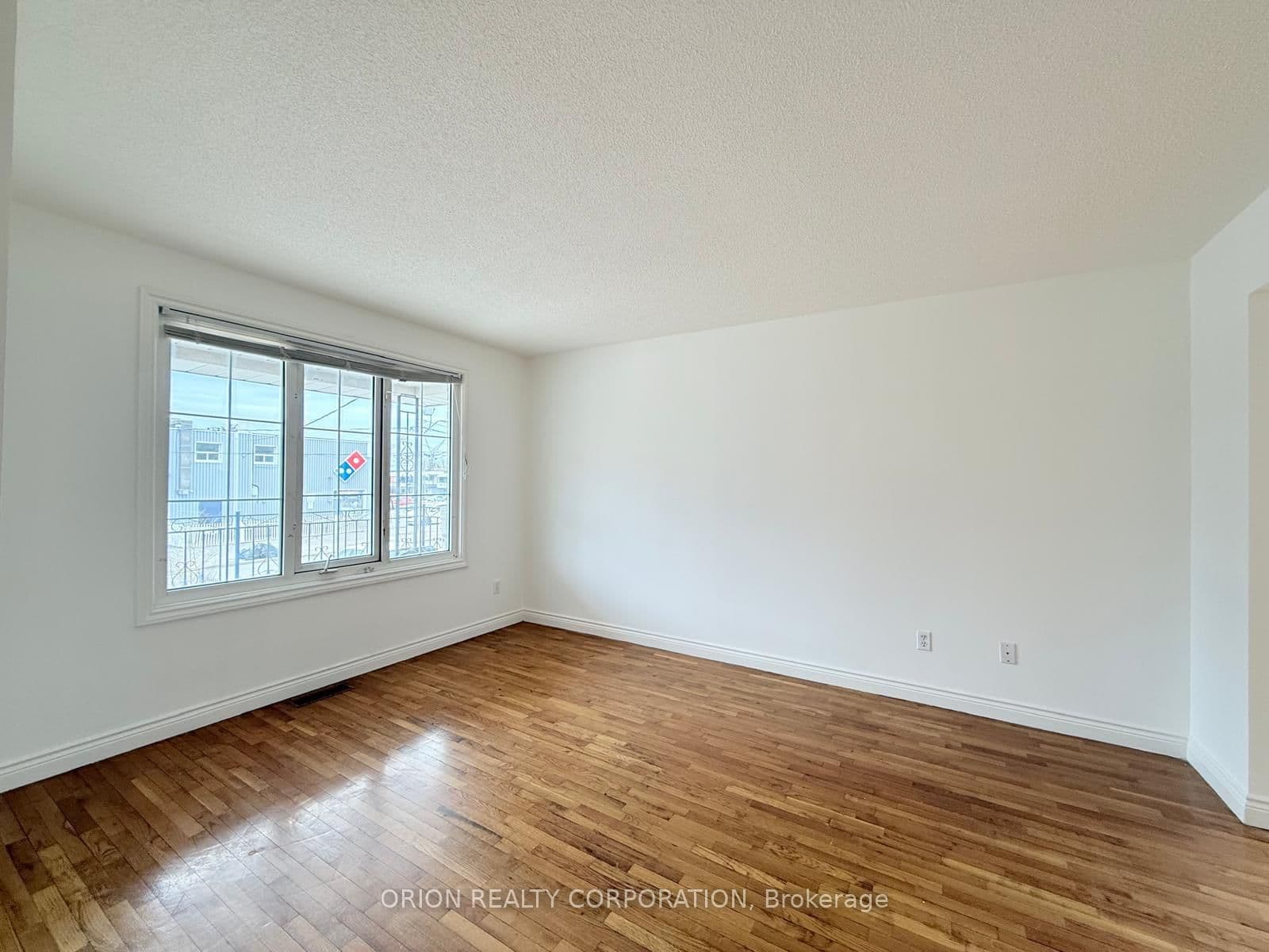 274 Viewmount Avenue, Unit Upper thumbnail 8