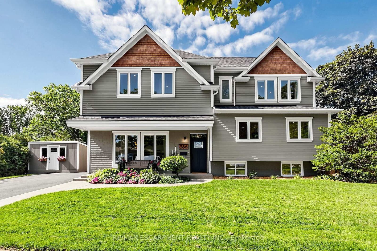 386 Cosburn Crescent - Image 1