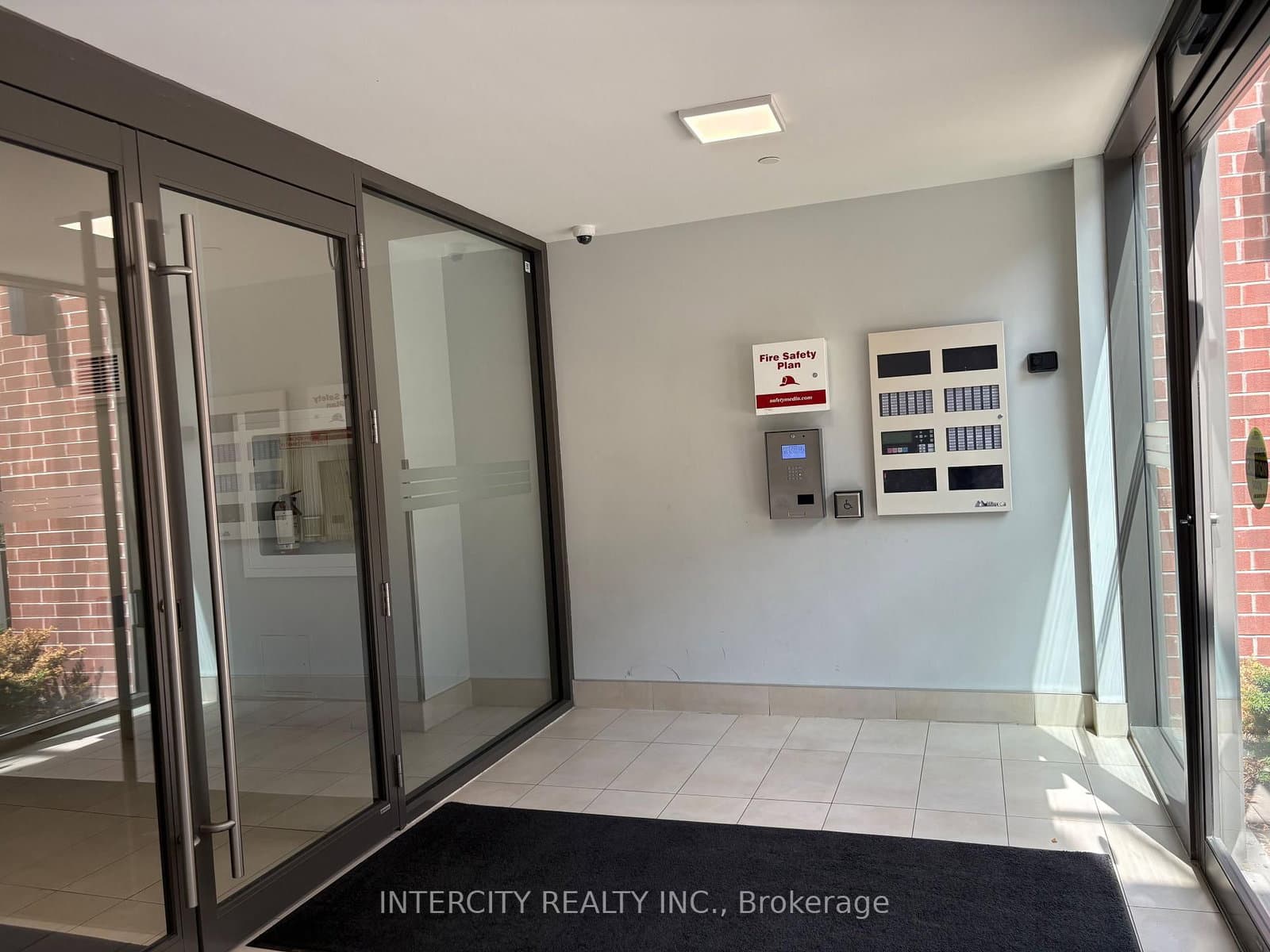 75 Attmar Drive, Unit 355 thumbnail 2