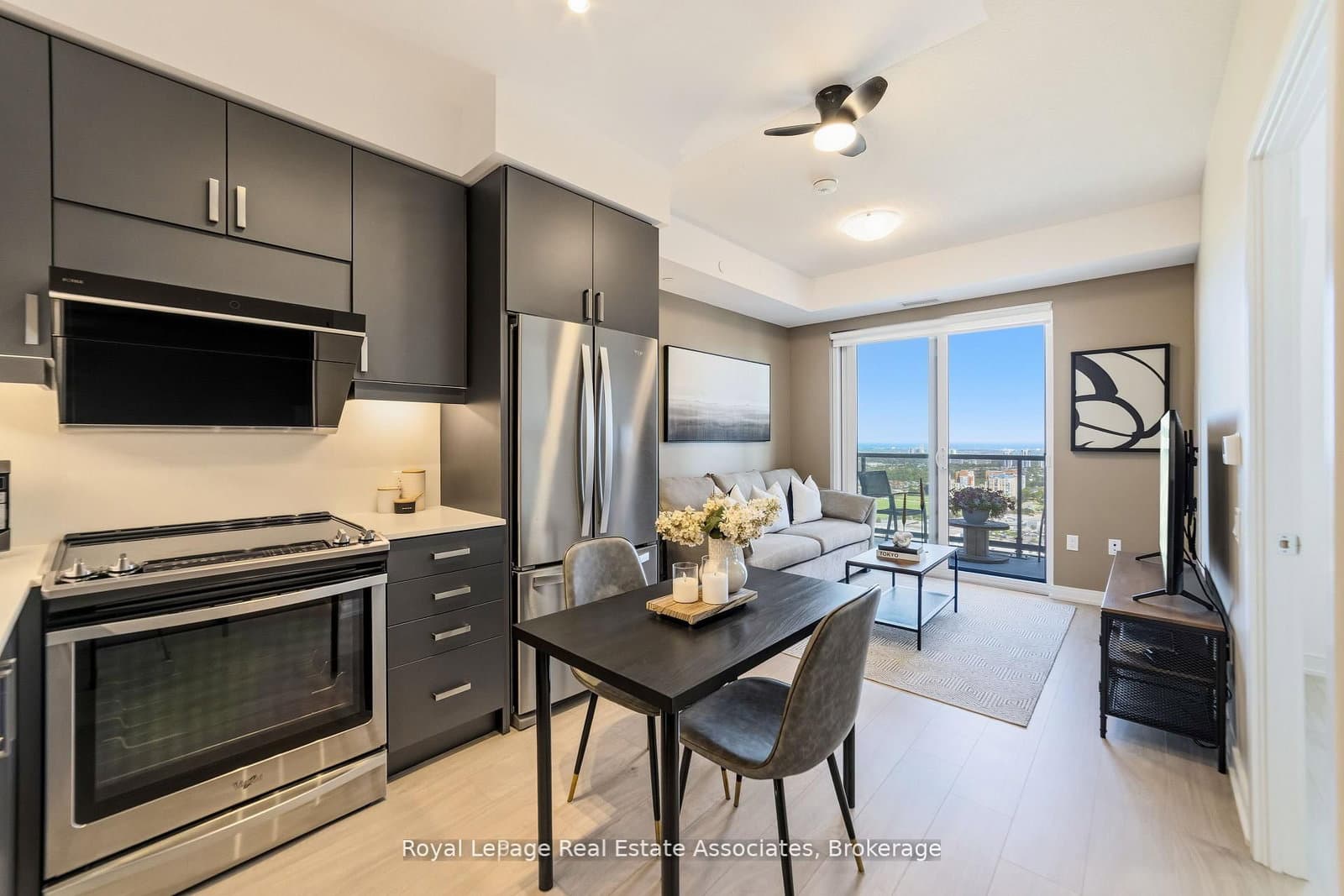 8 Nahani Way, Unit 3118 thumbnail 11