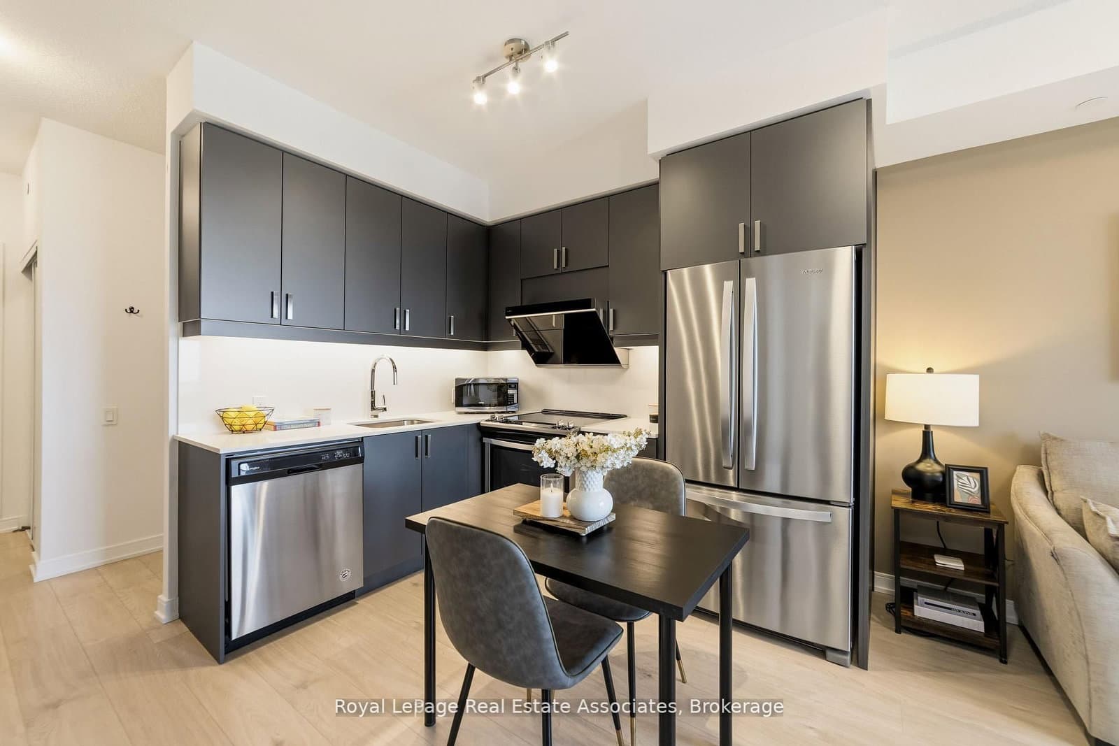 8 Nahani Way, Unit 3118 thumbnail 12