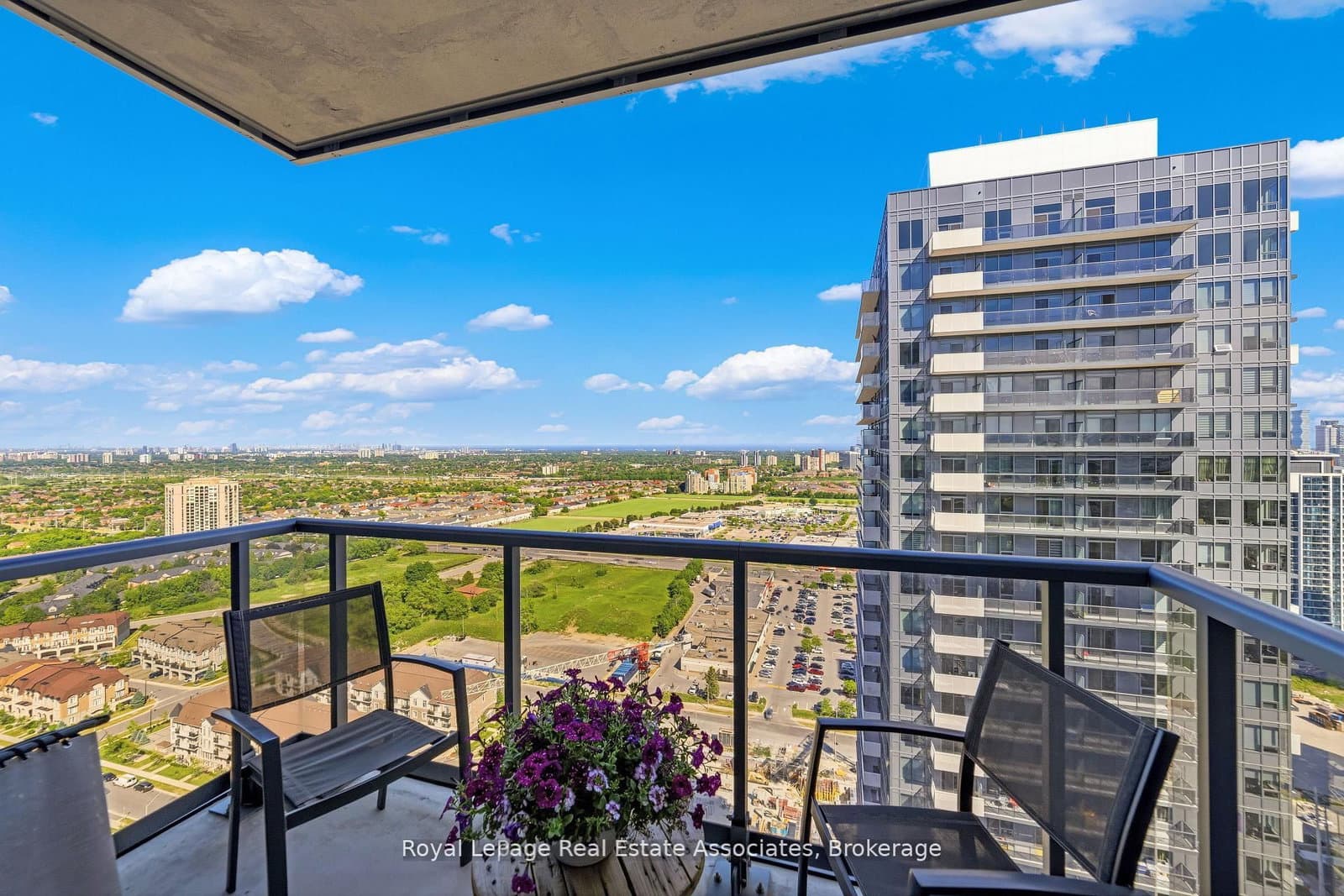 8 Nahani Way, Unit 3118 thumbnail 16