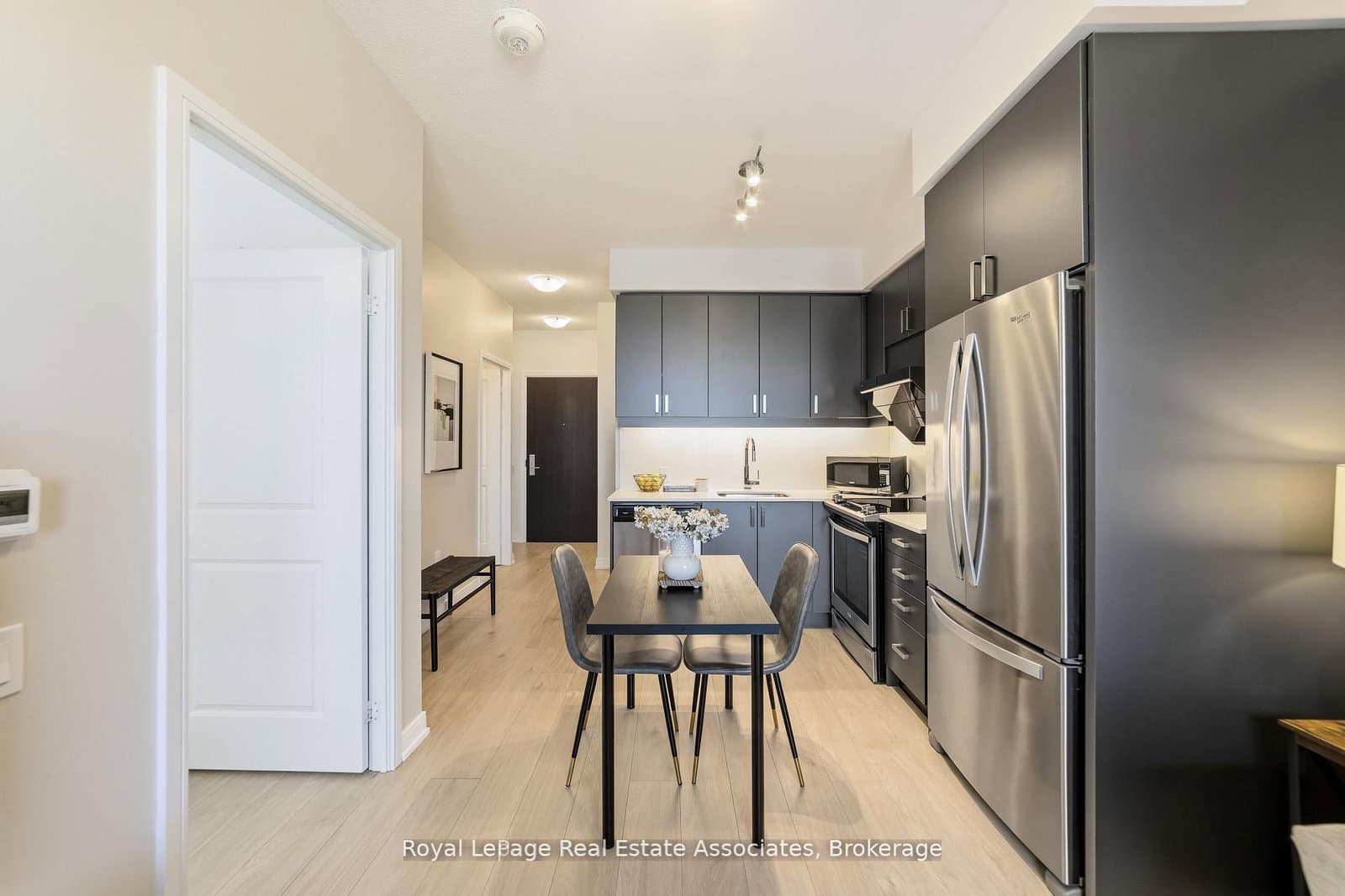 8 Nahani Way, Unit 3118 thumbnail 17