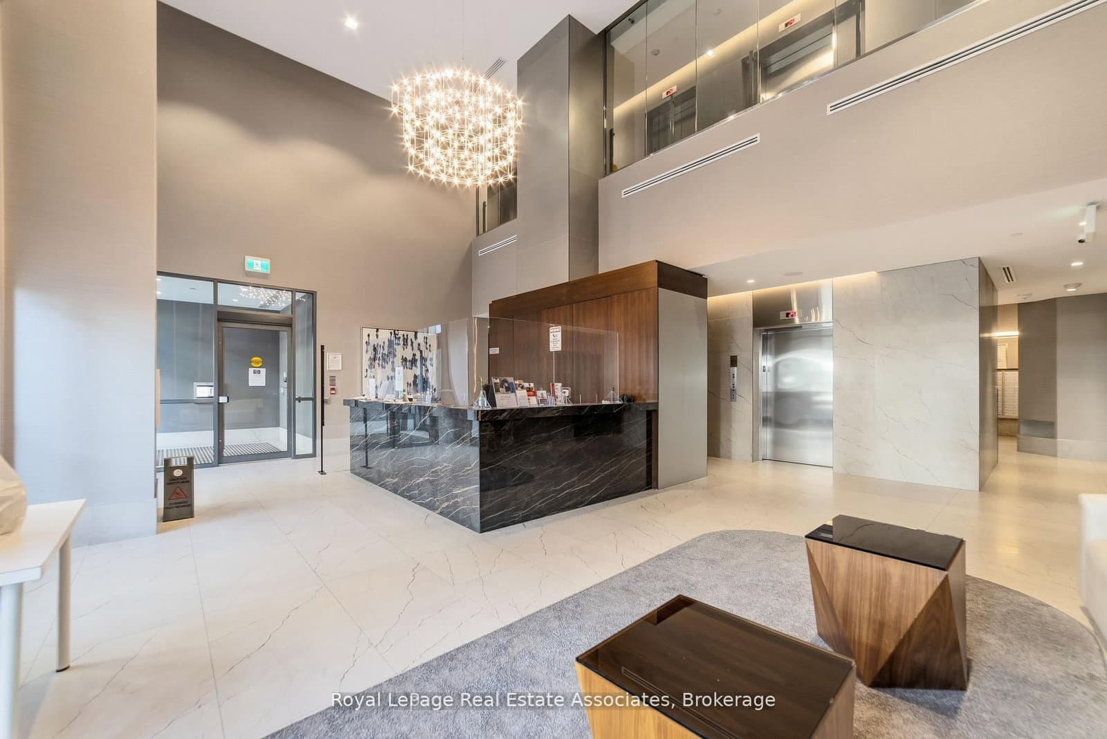 8 Nahani Way, Unit 3118 thumbnail 4