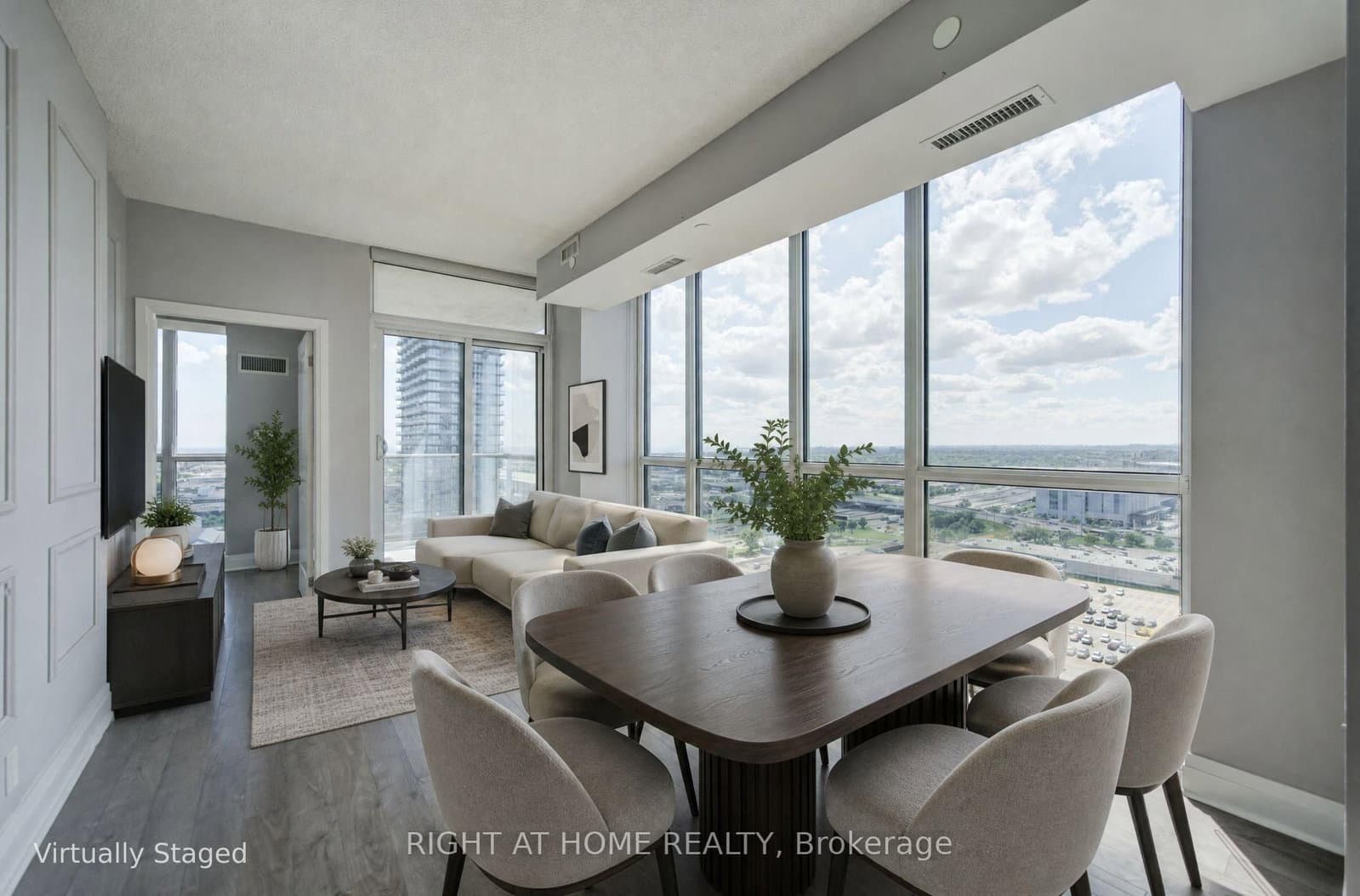 15 Zorra Street, Unit 1807 thumbnail 12
