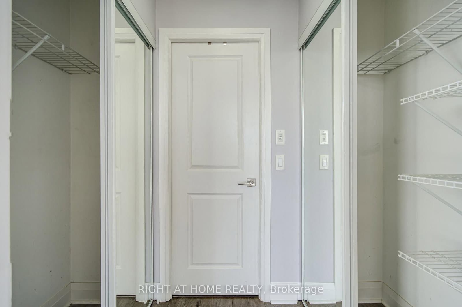 15 Zorra Street, Unit 1807 thumbnail 20