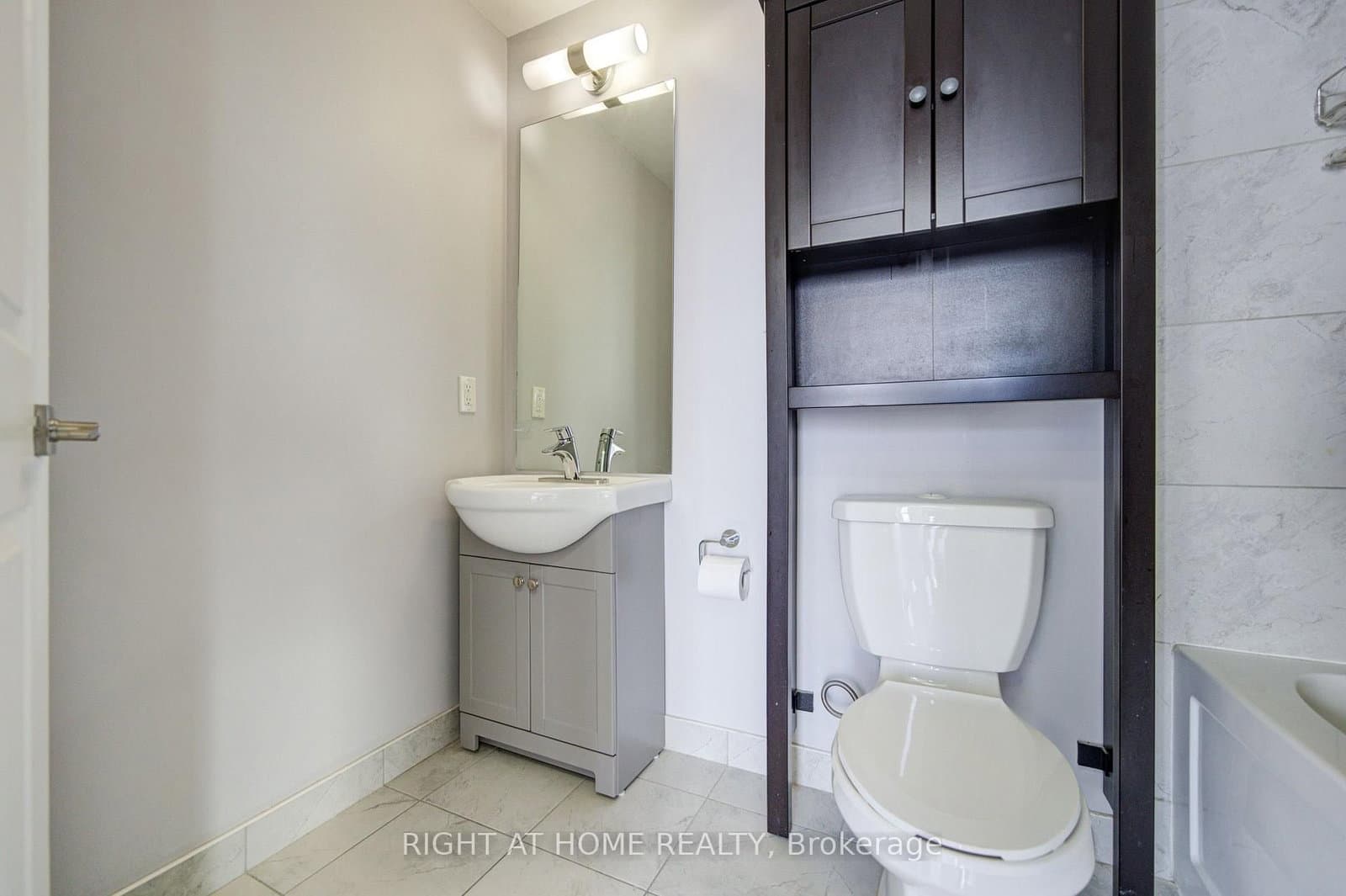 15 Zorra Street, Unit 1807 thumbnail 21