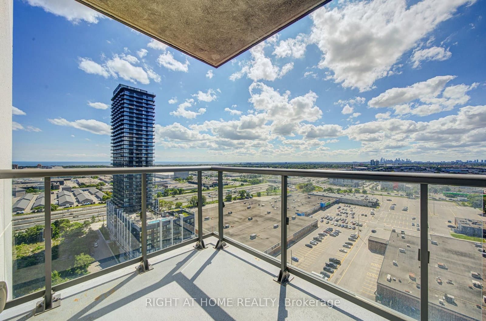 15 Zorra Street, Unit 1807 thumbnail 26
